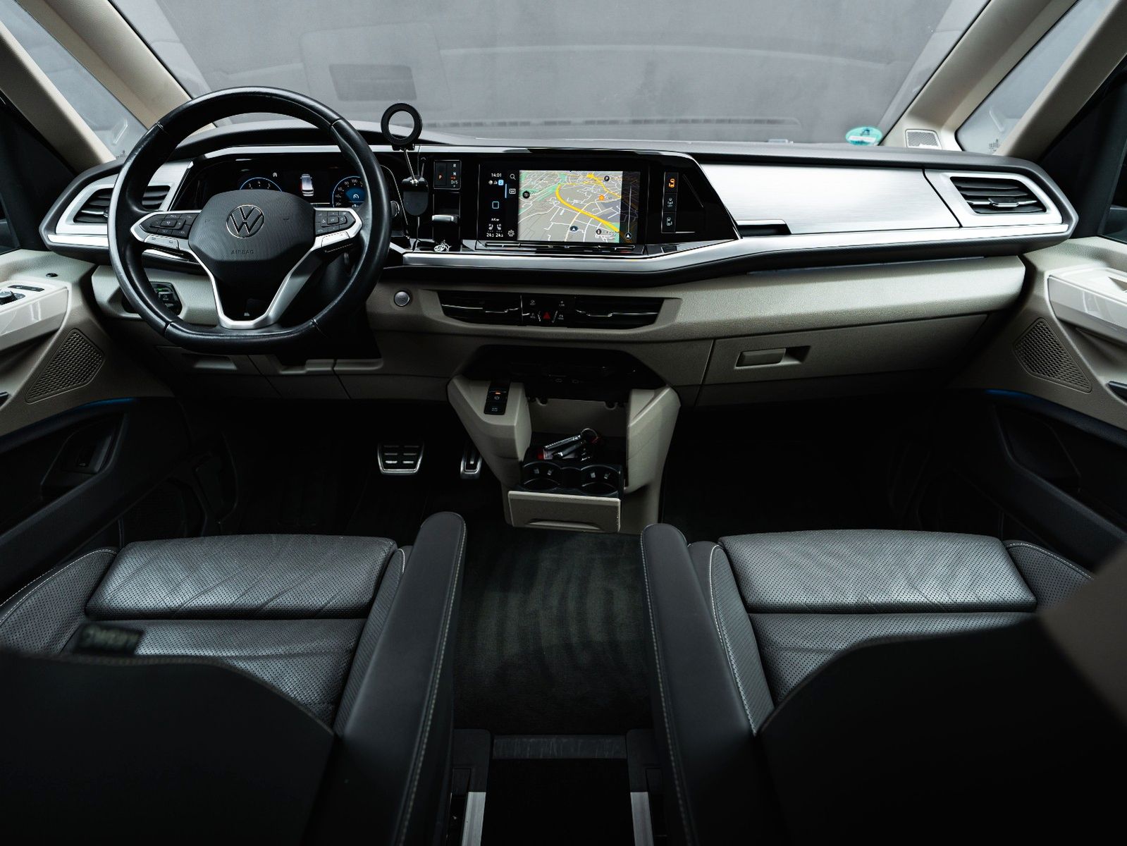 Volkswagen T7 Multivan LANG 100% VOLL TSDHZG LEDER PANO