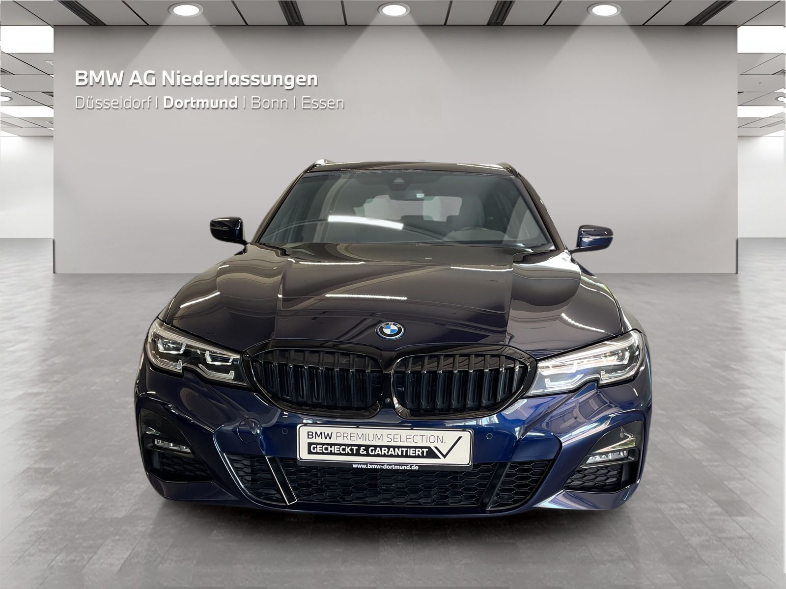 BMW 320e xDrive Touring M Sport - Samsaru's Car Outlet