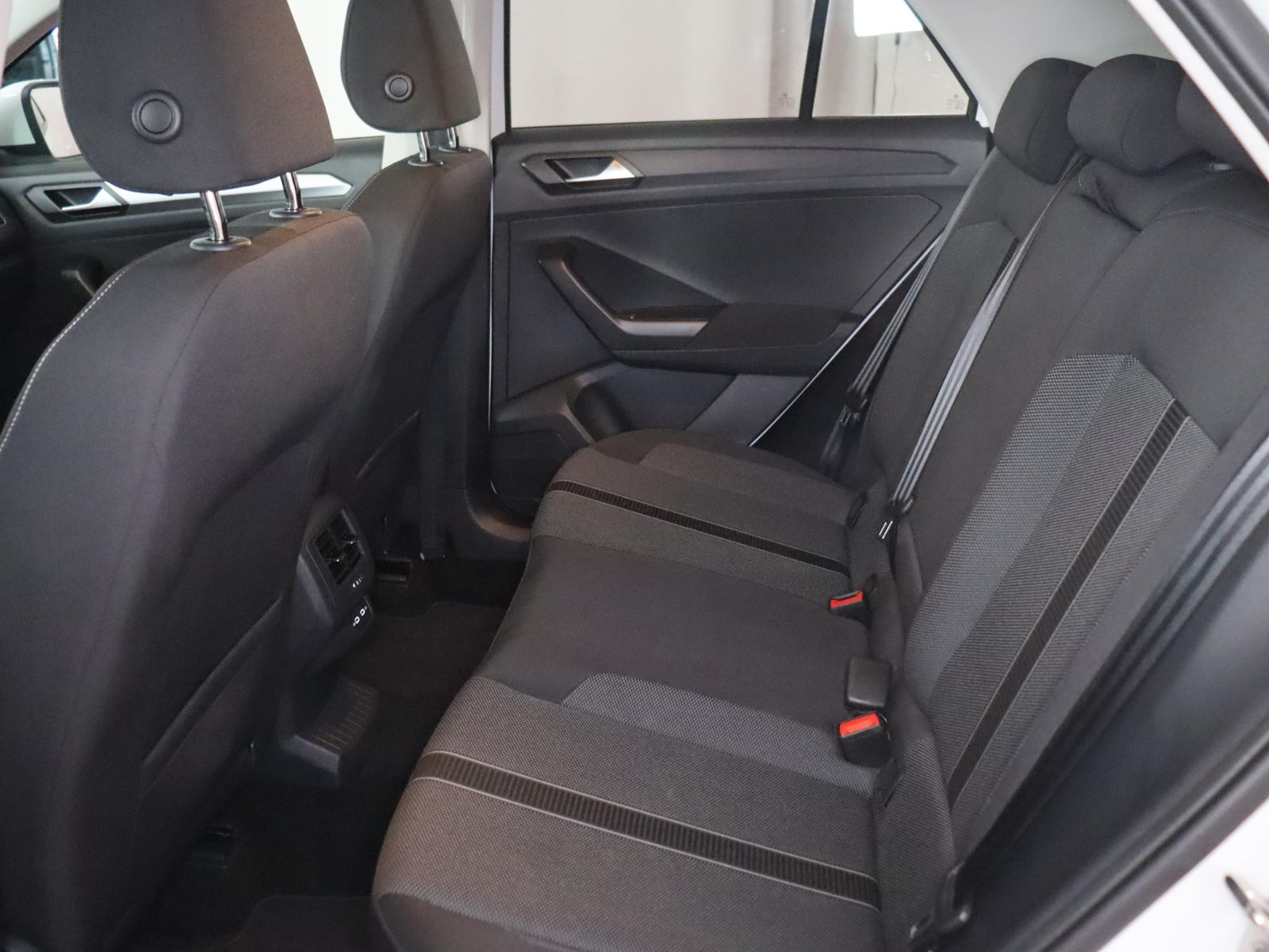 Volkswagen T-ROC Life 1.0TSI - Samsaru's Car Outlet