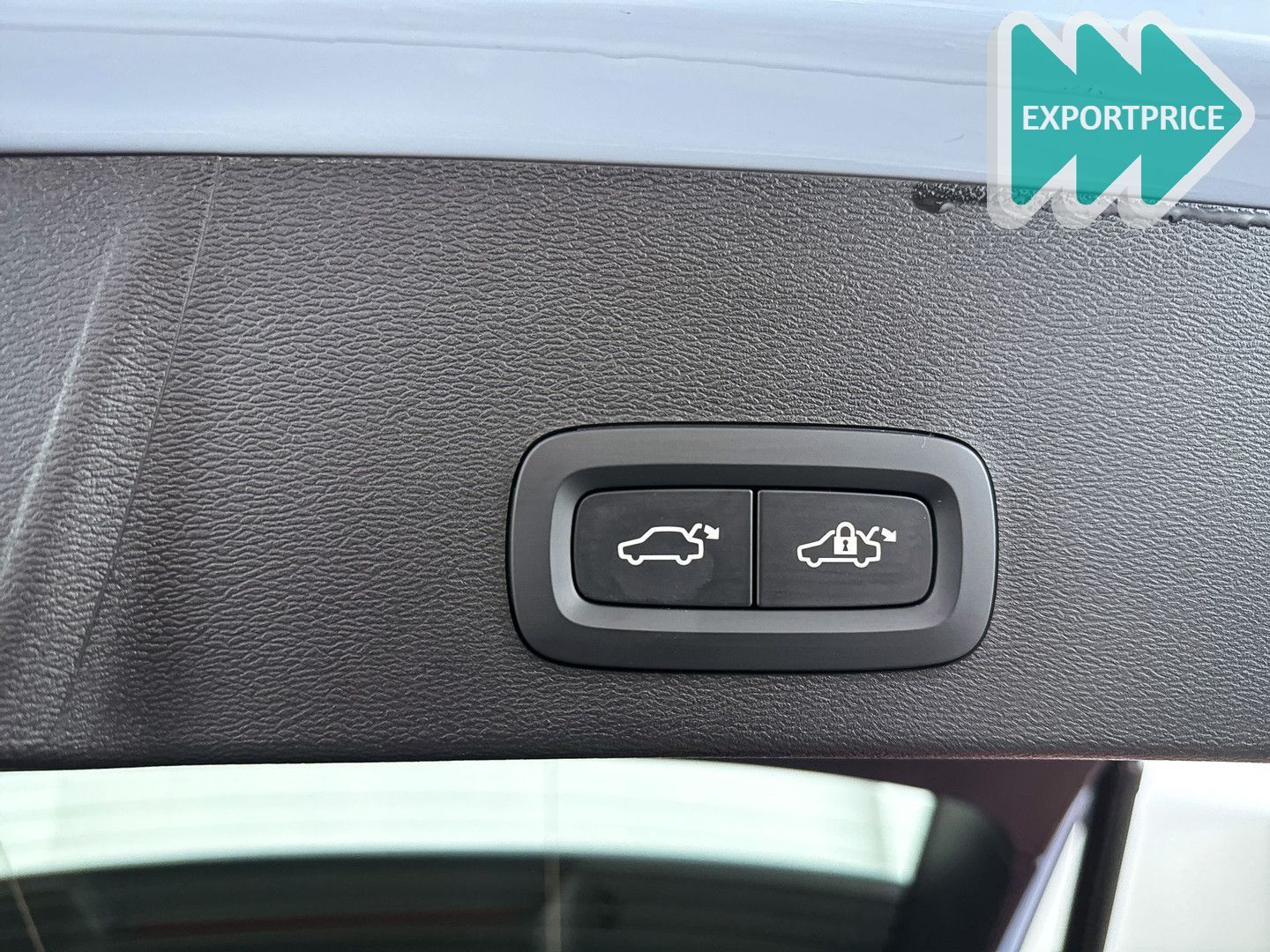 Volvo XC40 B4 Aut. Plus Dark | Stoel- en Stuurverwarmi