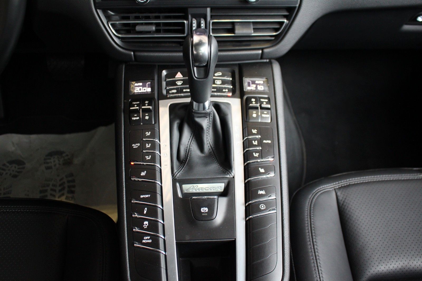 Porsche Macan S V6 Bi-Turbo PDK - Samsaru's Car Outlet