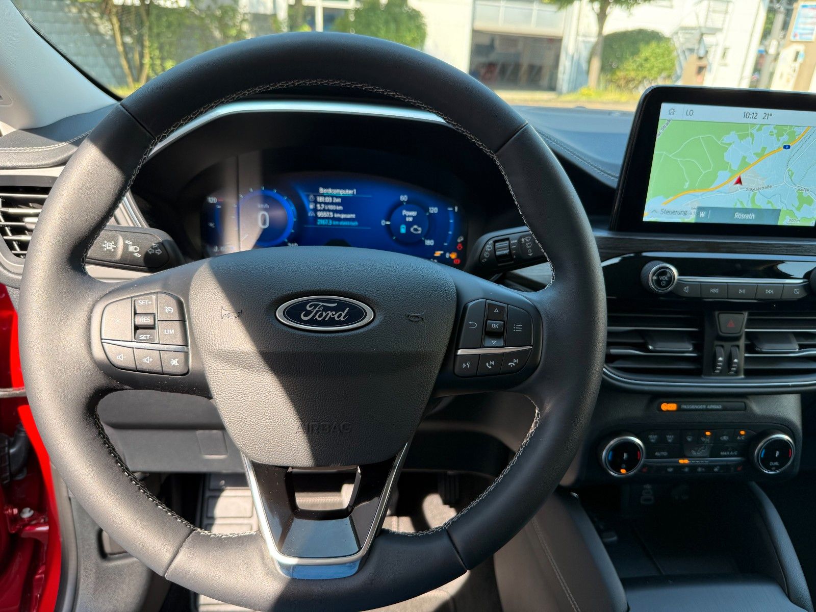 Ford Kuga Hybrid Vignale - Samsaru's Car Outlet