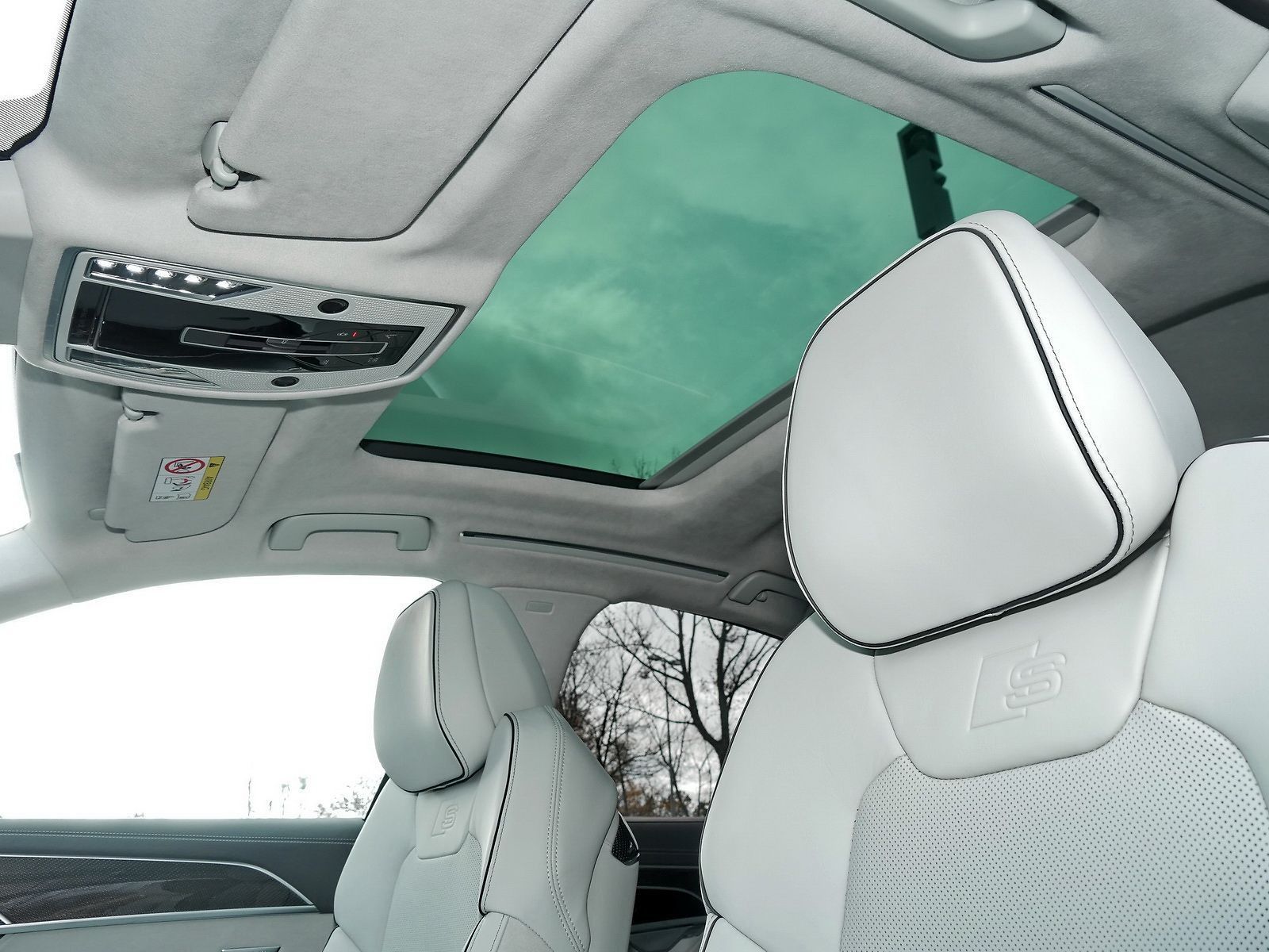 Audi A8 60 TFSIe quattro S line - Samsaru's Car Outlet