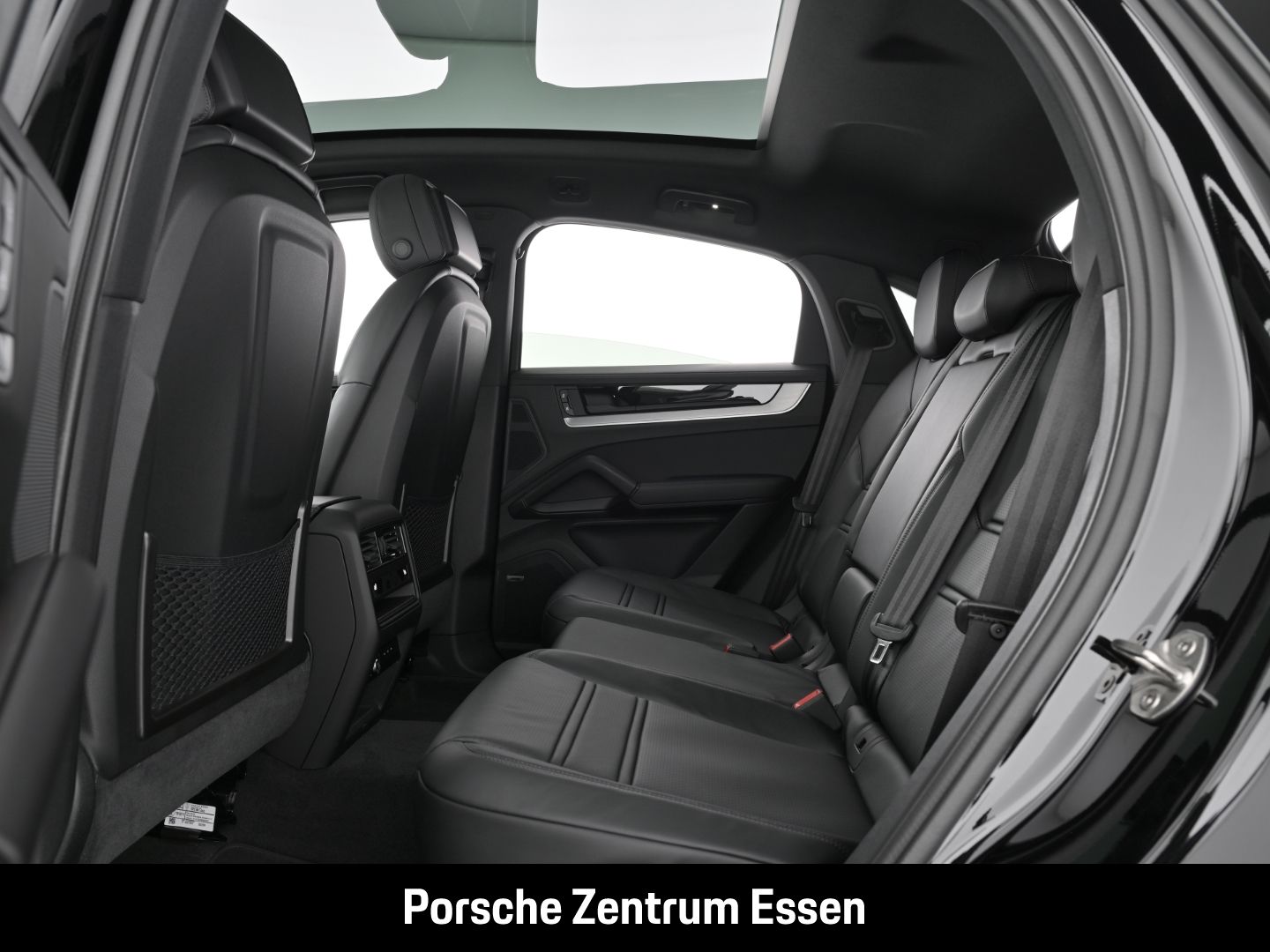 Porsche Cayenne S Coupe / Luftfederung Sportabgasanlage
