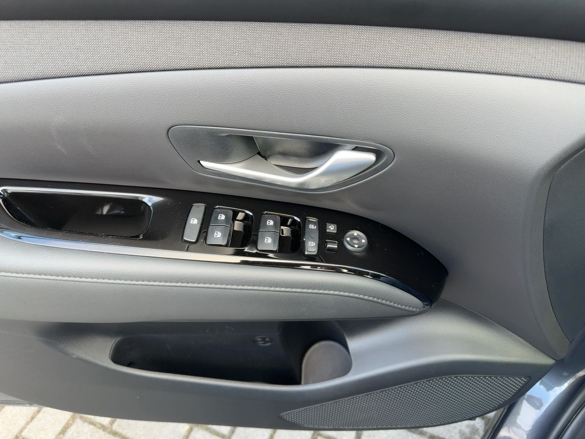 Hyundai TUCSON 1.6 T-GDI Trend - Samsaru's Car Outlet