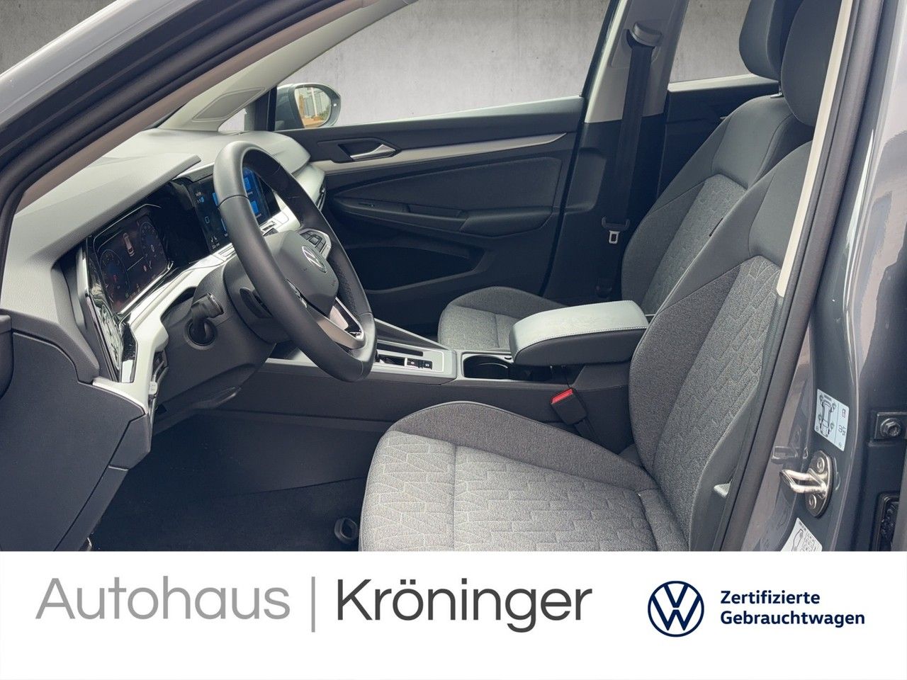 Volkswagen Golf VIII Variant MOVE 1.5 eTSI DSG - Samsaru's Car Outlet