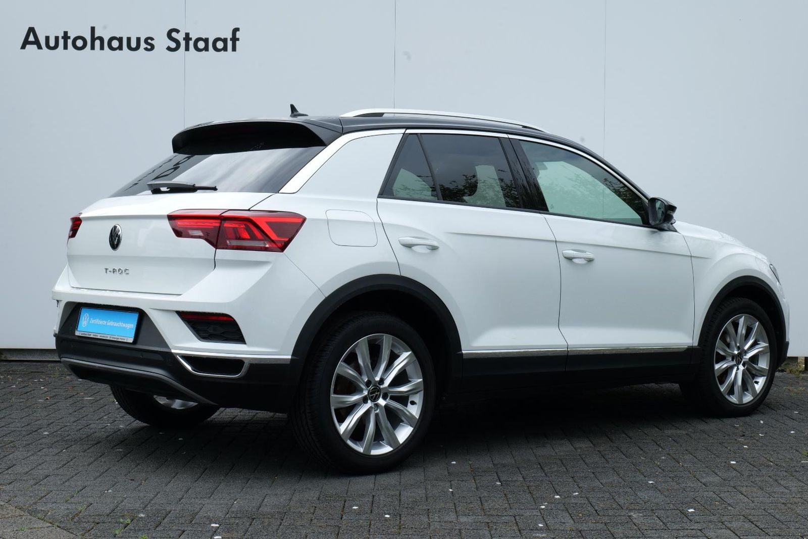 Volkswagen T-ROC Sport 1.5 TSI - Samsaru's Car Outlet