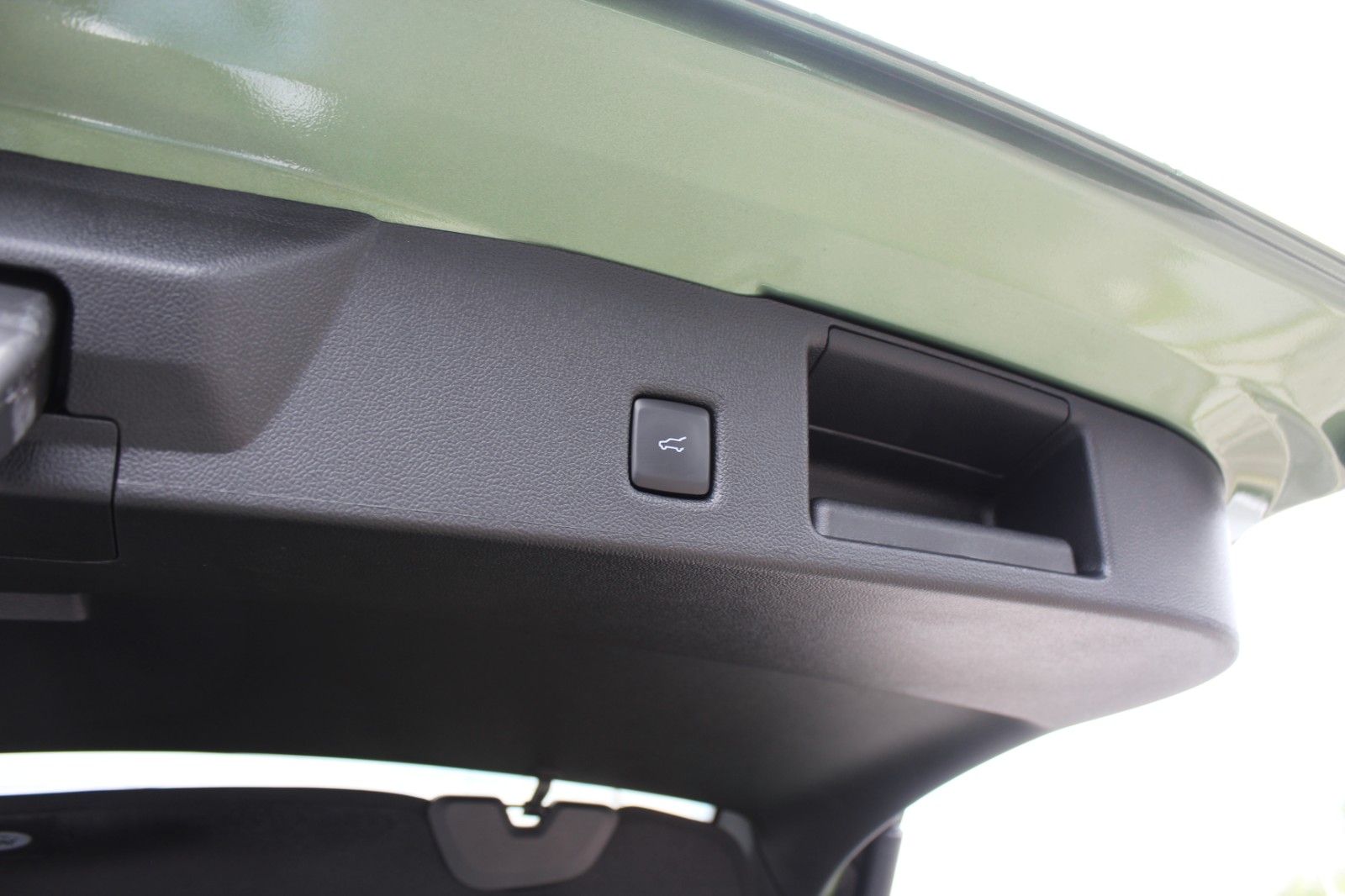 Ford Kuga ST-Line X 2.5 FHEV Allrad - Samsaru's Car Outlet