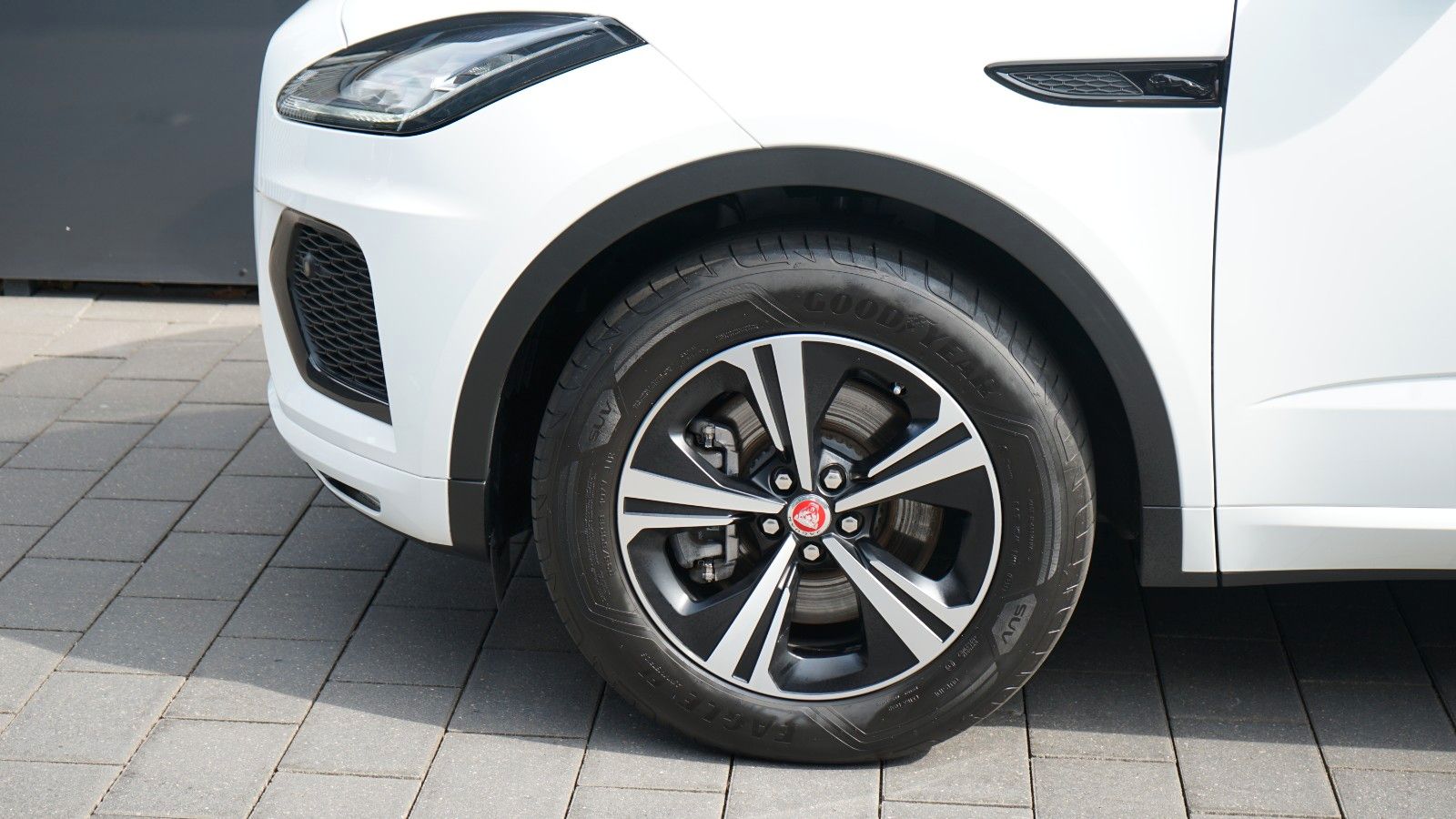 Jaguar E-PACE D200 R-DYNAMIC S*AWD*BLACK PACK*