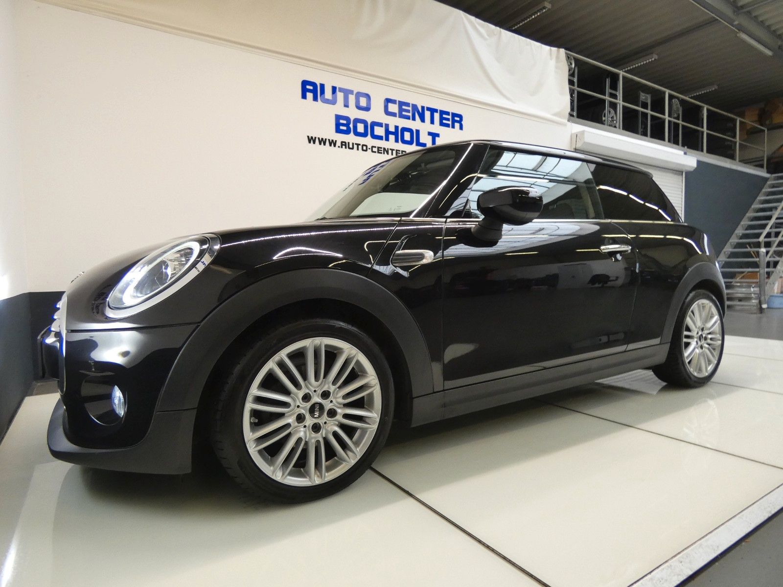 MINI Cooper Chili - Samsaru's Car Outlet