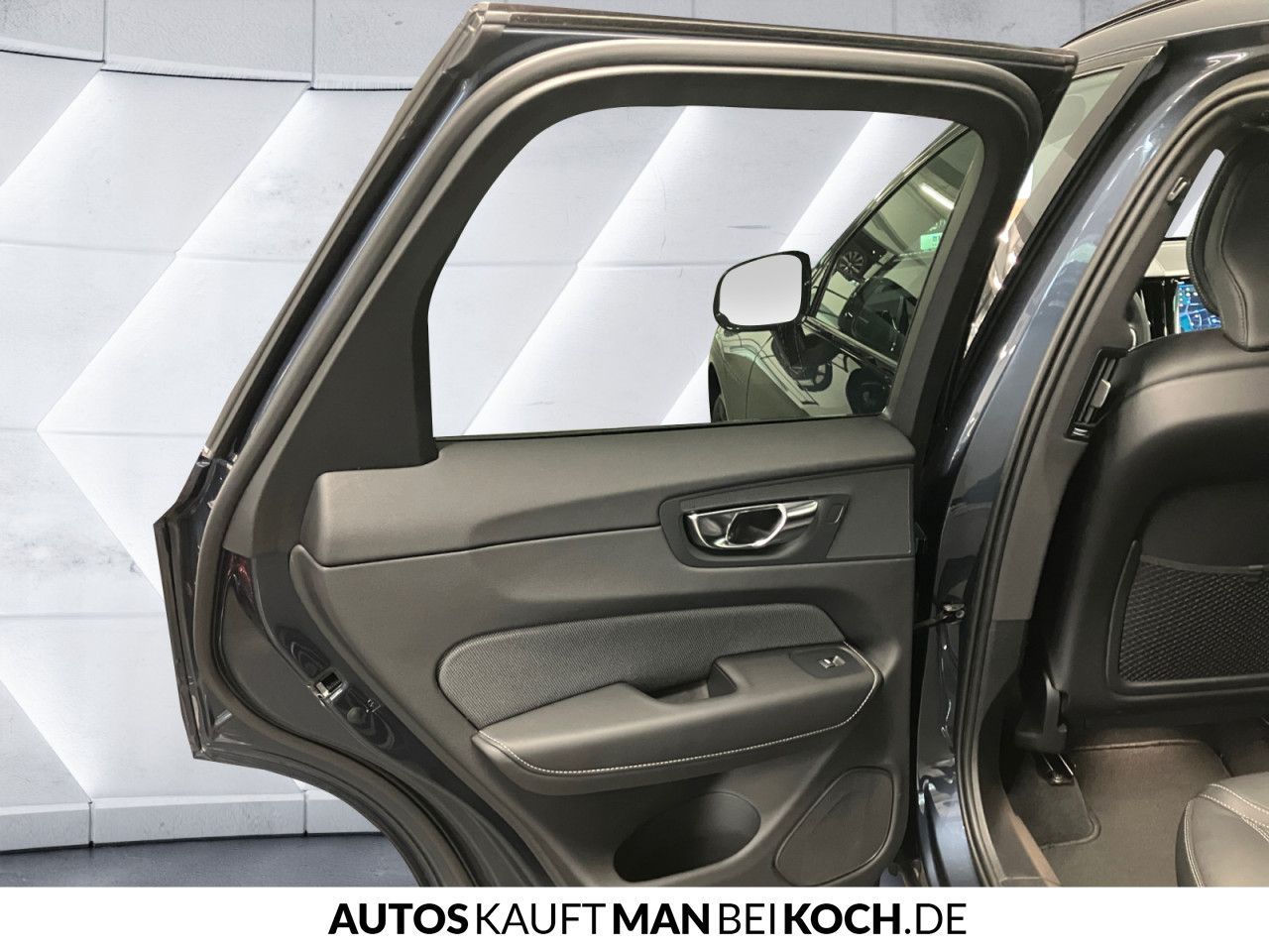 Volvo XC60 B5 AWD PlusDark ACC BLIS AHK 4xSHz VLED H&K