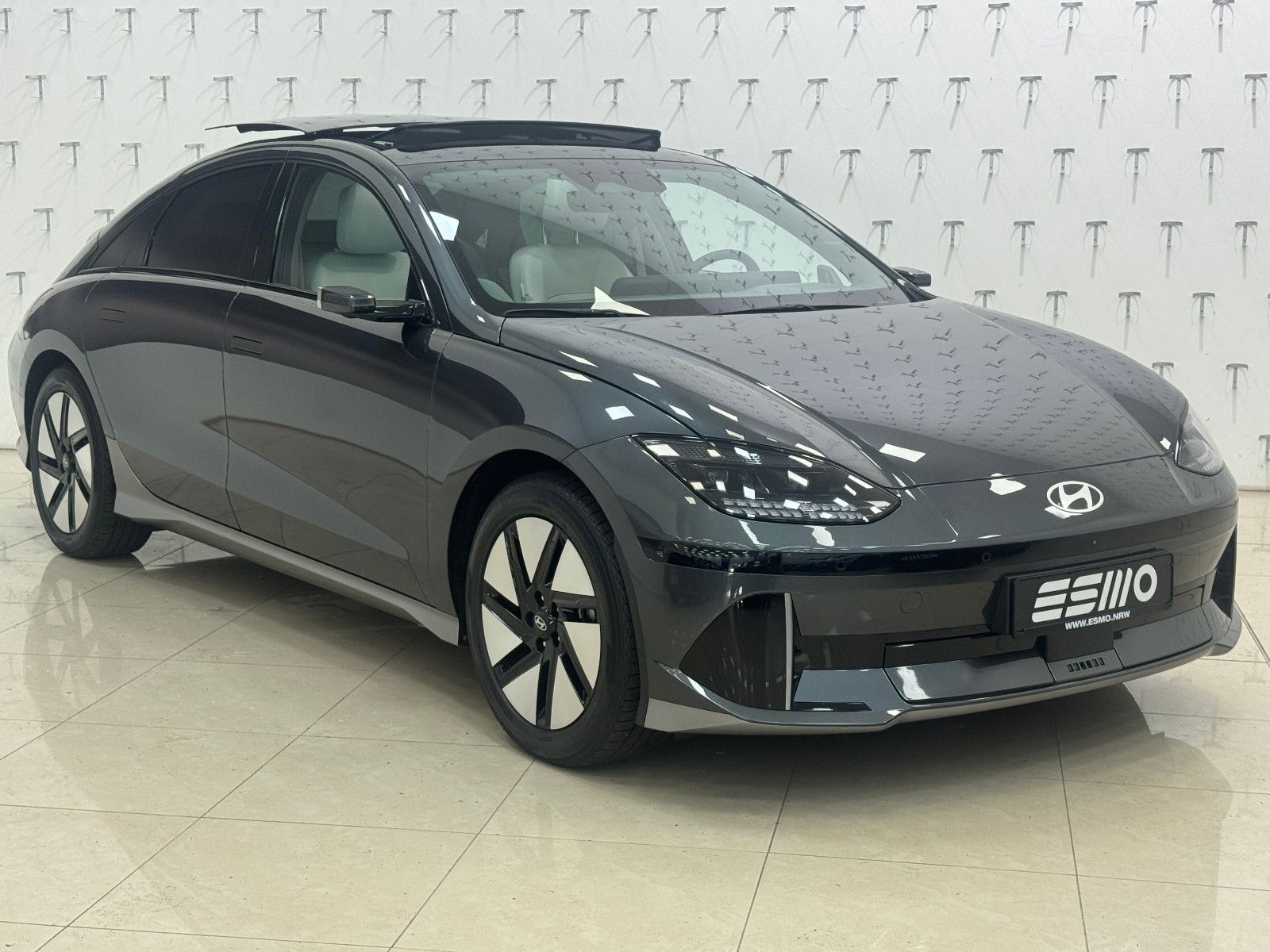 Hyundai IONIQ 6 77,4kWh 325ps 4WD Uniq PANO & DIGI NON