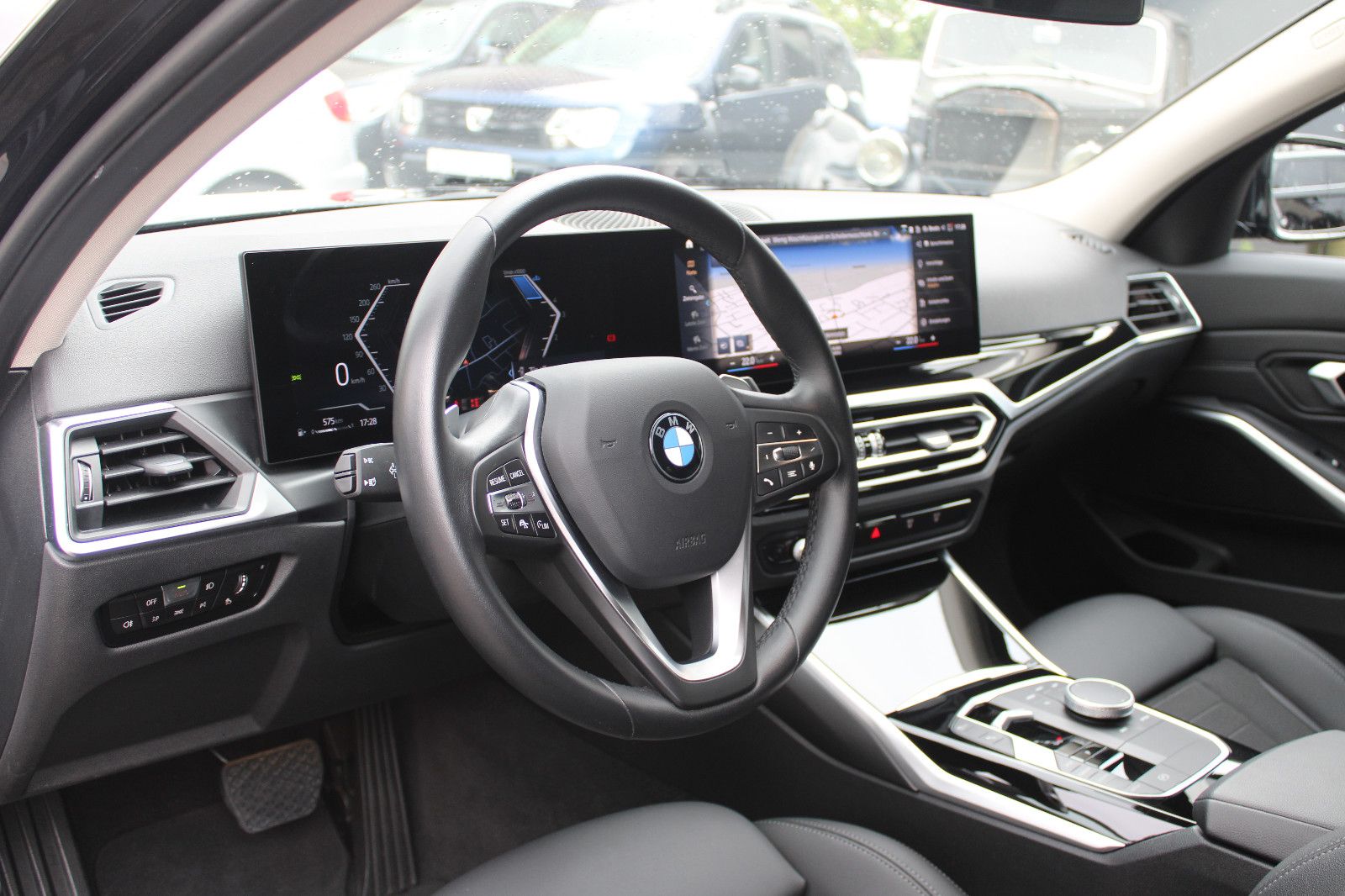 BMW 320dA Touring - Samsaru's Car Outlet