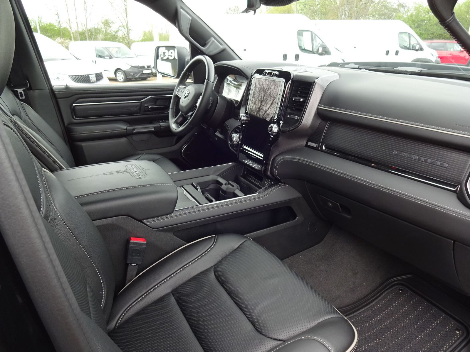 Dodge RAM Limited Night Edition 5.7L V8 HEMI Crew Cab