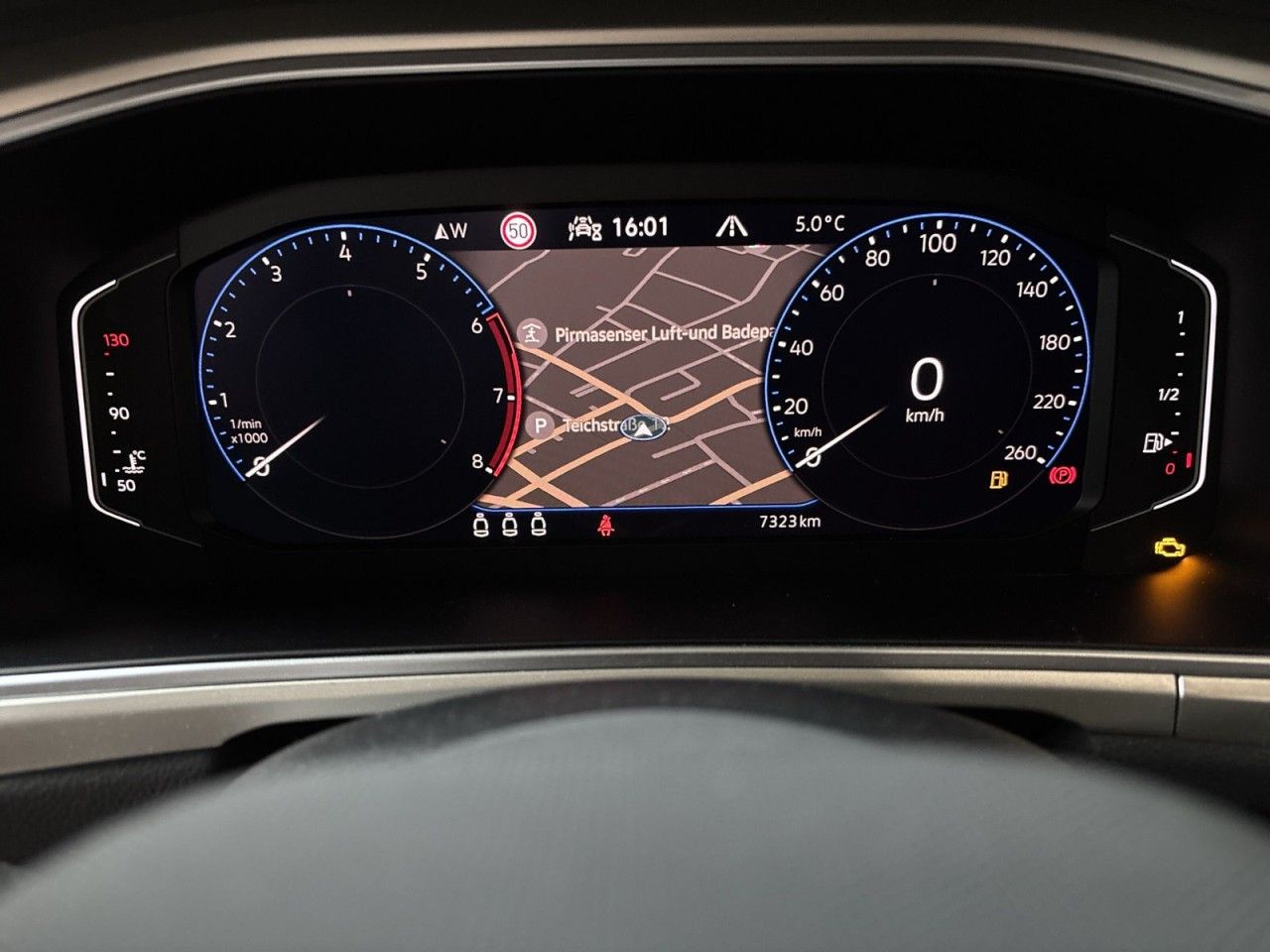 Volkswagen T-Roc 1.0 TSI MOVE - Samsaru's Car Outlet