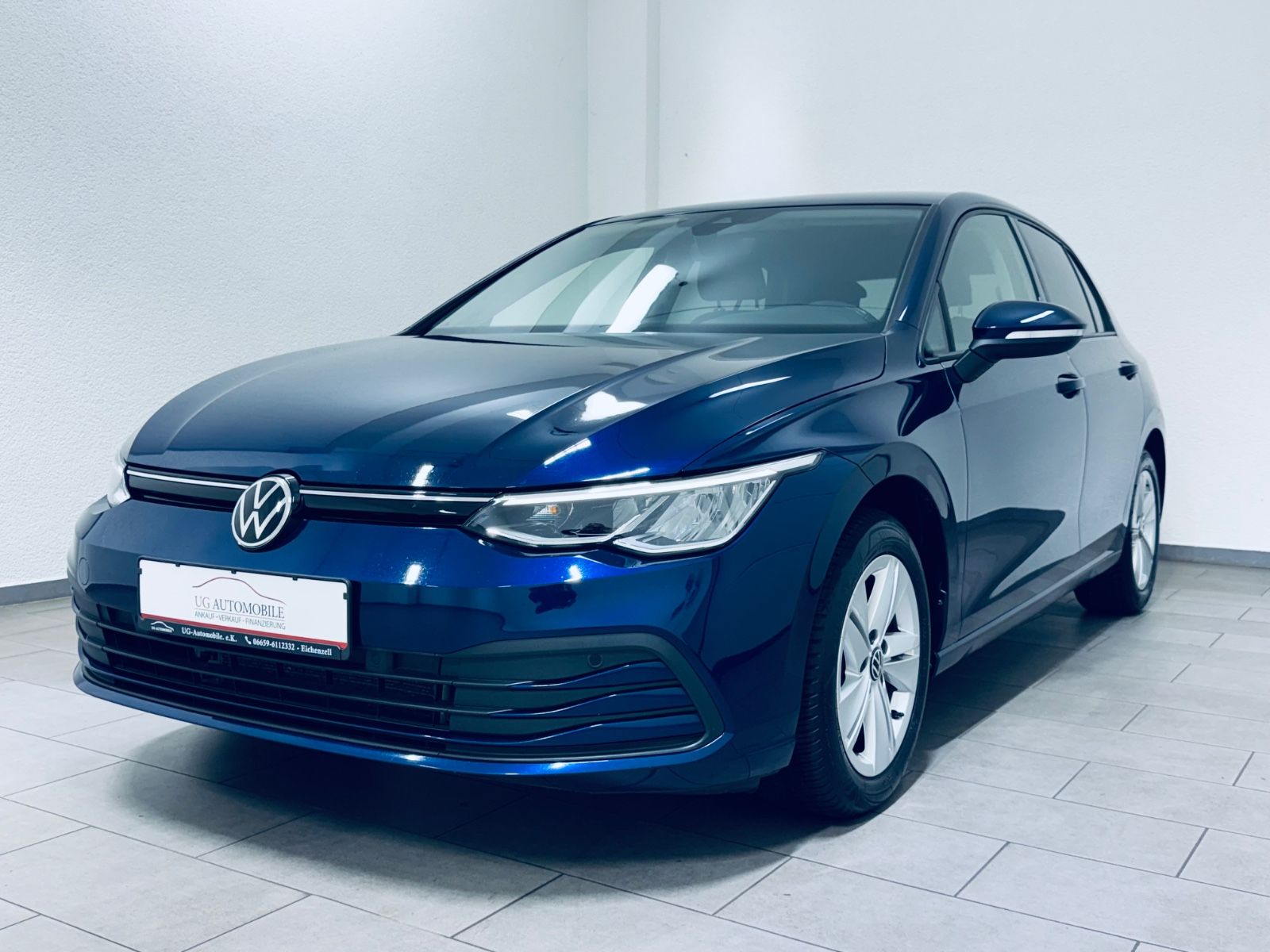 Volkswagen Golf VIII Life 2.0 TDI - Samsaru's Car Outlet