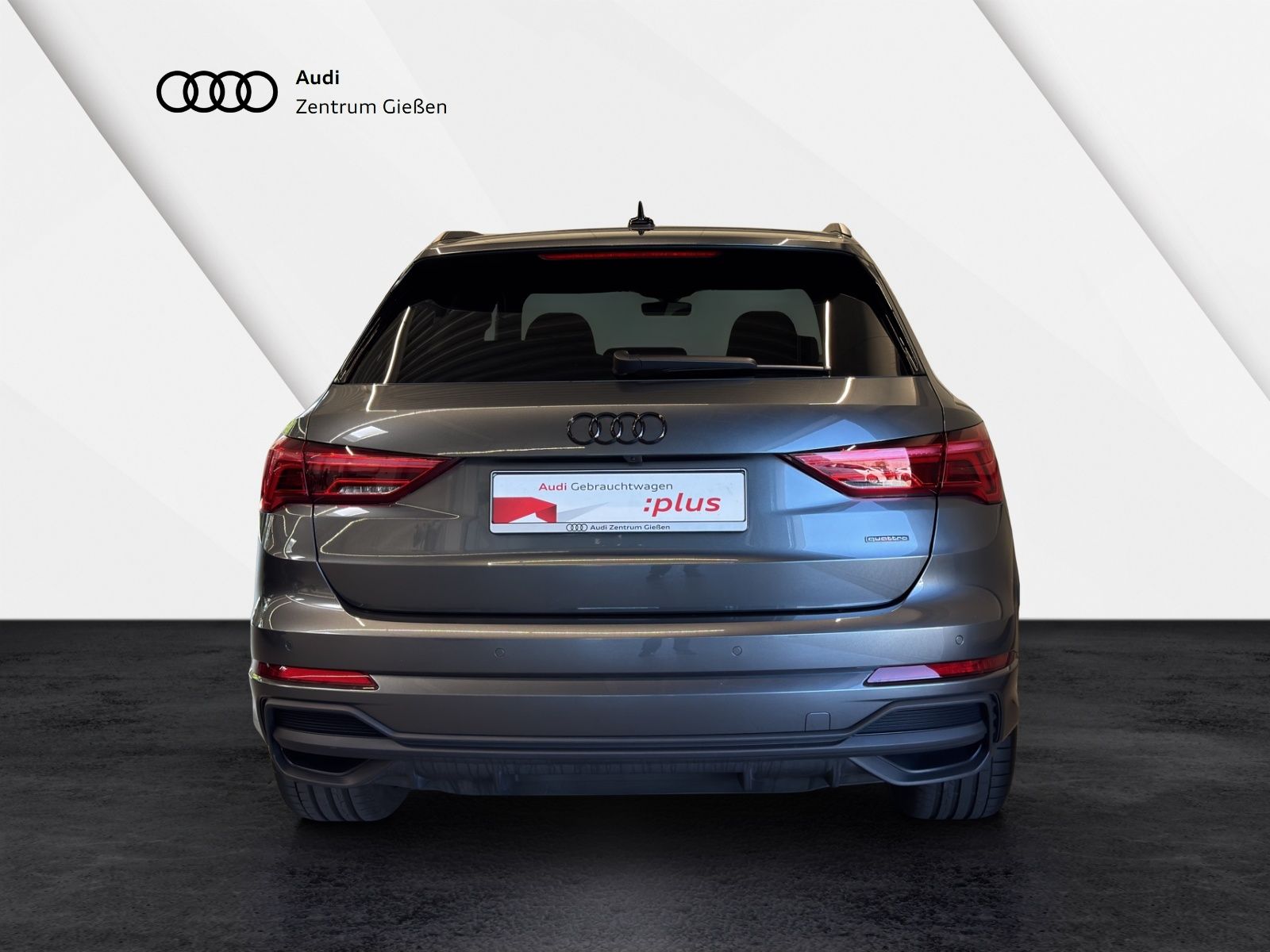 Audi Q3 40 TFSI quattro S line Black - Samsaru's Car Outlet