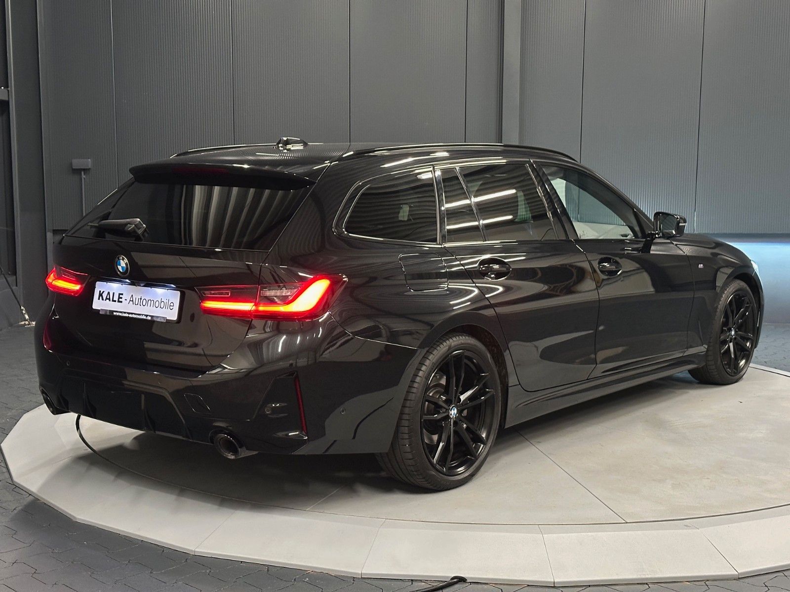 BMW 320d touring xDrive M-Sport - Samsaru's Car Outlet