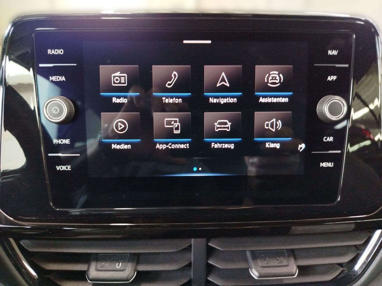 Volkswagen T-Roc 1.5 TSI DSG R-Line - Samsaru's Car Outlet