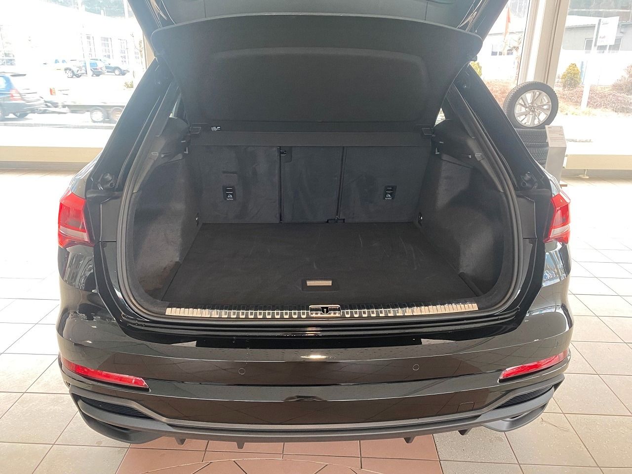Audi Q3 S line - Samsaru's Car Outlet