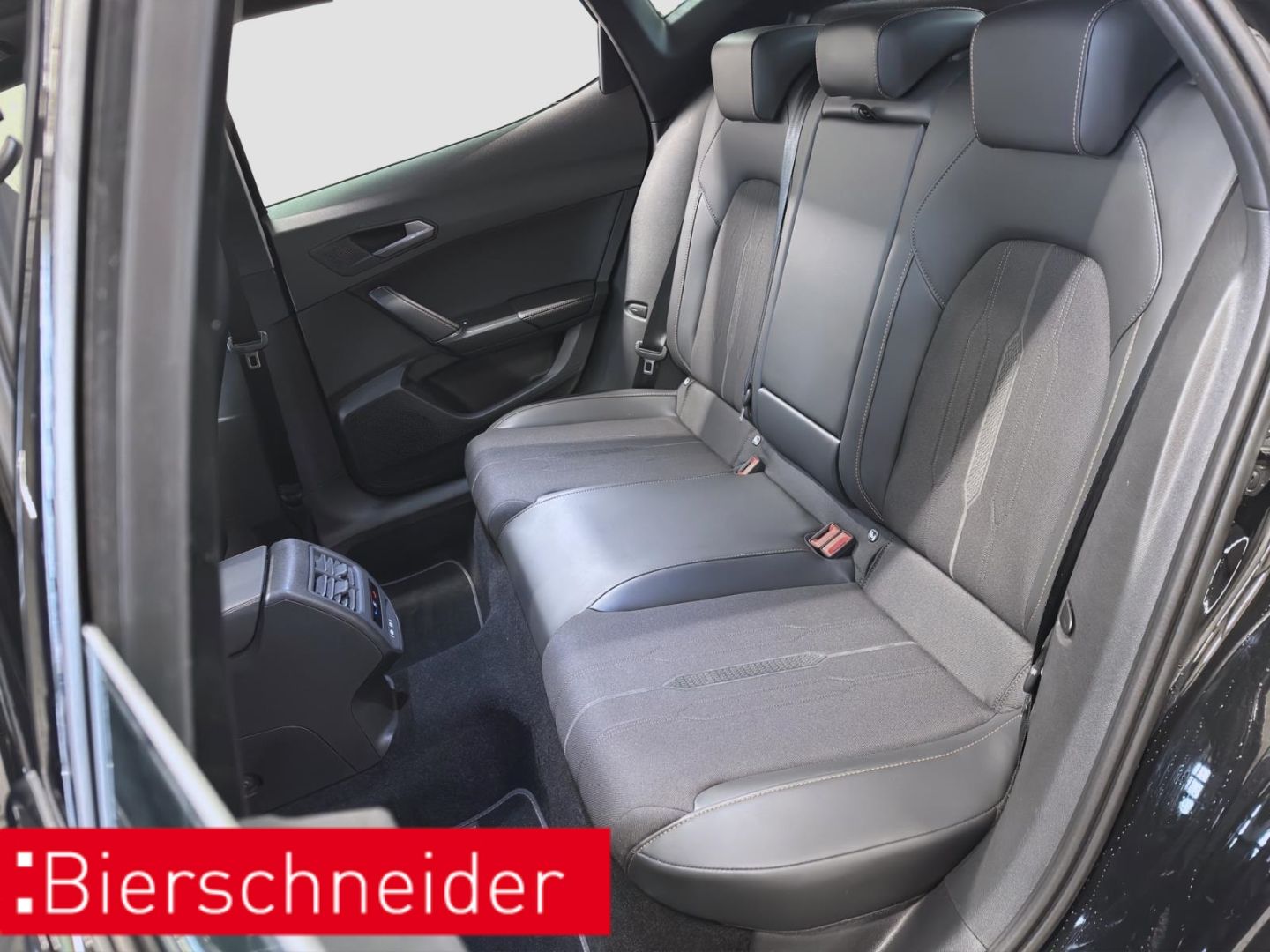 Cupra Formentor 1.4 TSI DSG e-Hybrid VZ AHK PANO REAR