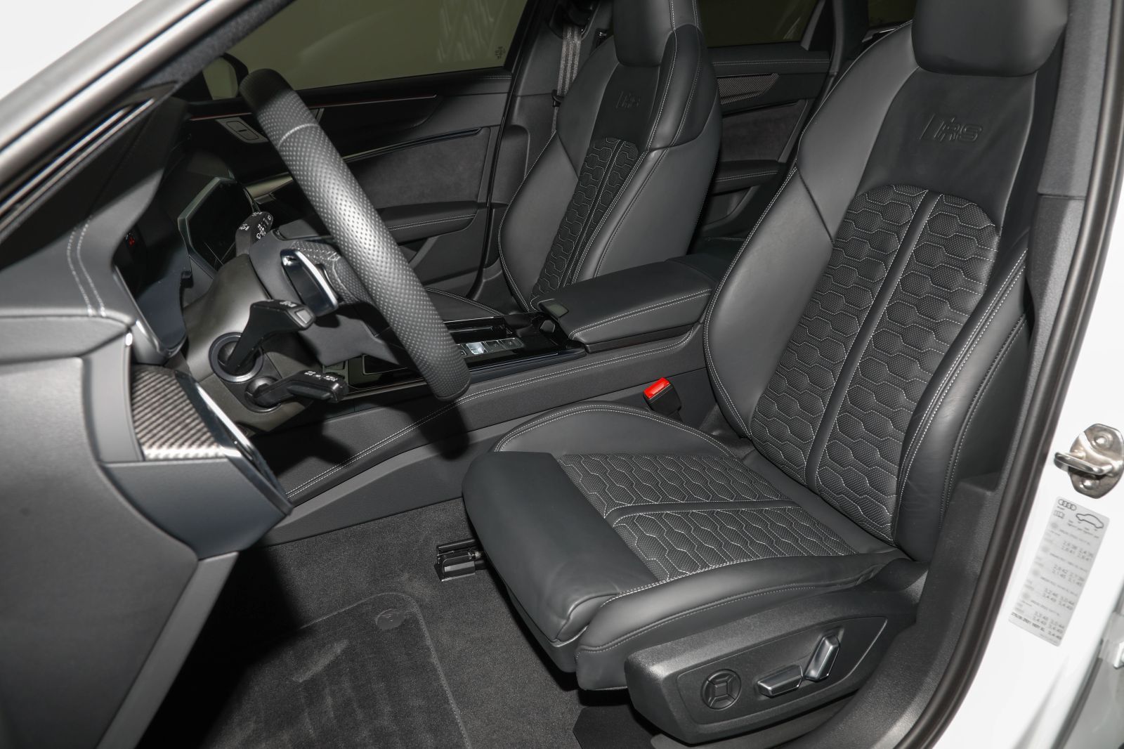 Audi RS 6 Avant AHK Matrix HUD Keramik Pano 305km/h