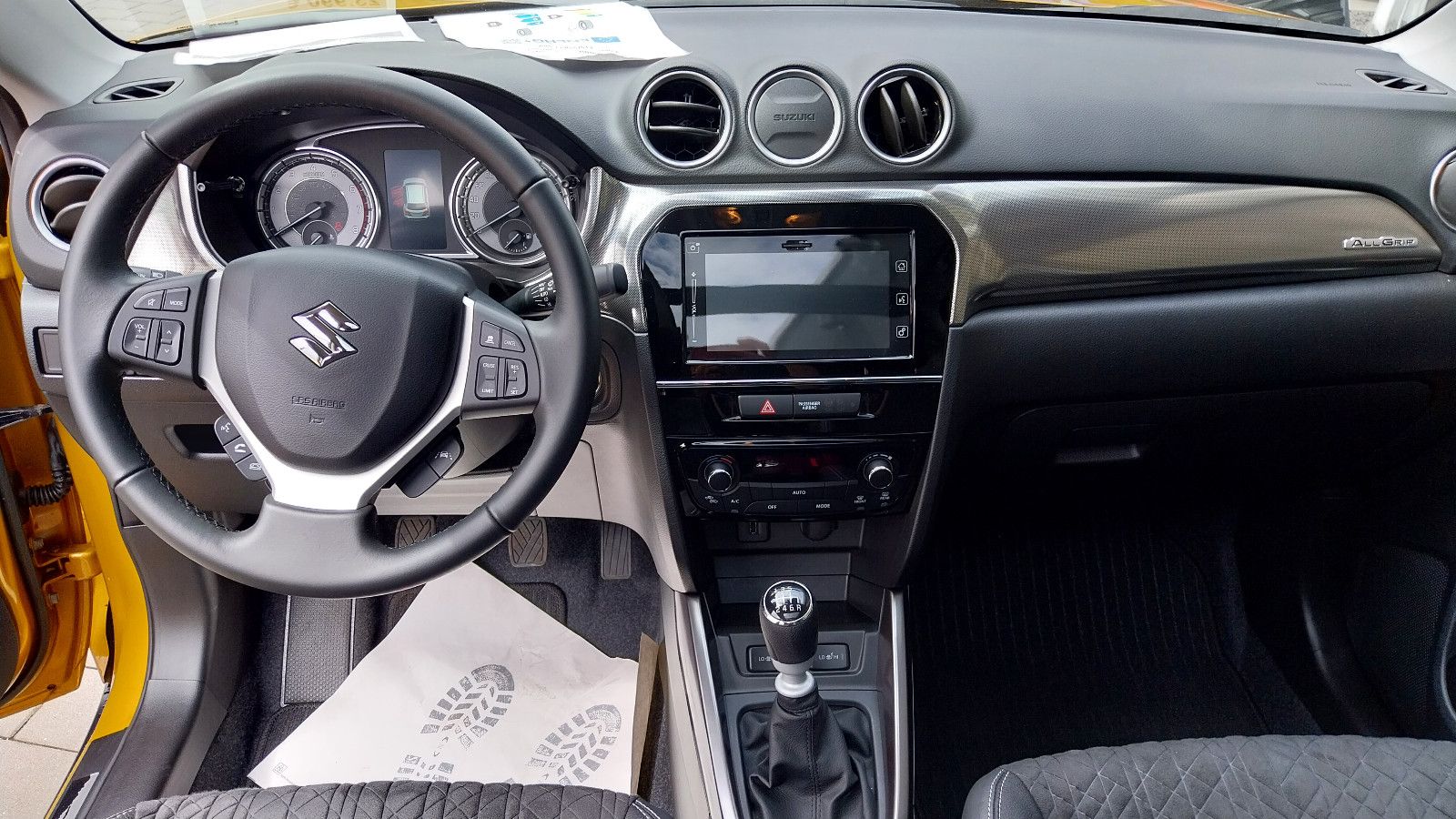 Suzuki Vitara 1.4 BOOSTERJET Hybrid Comfort+ Allgrip - Samsaru's Car Outlet
