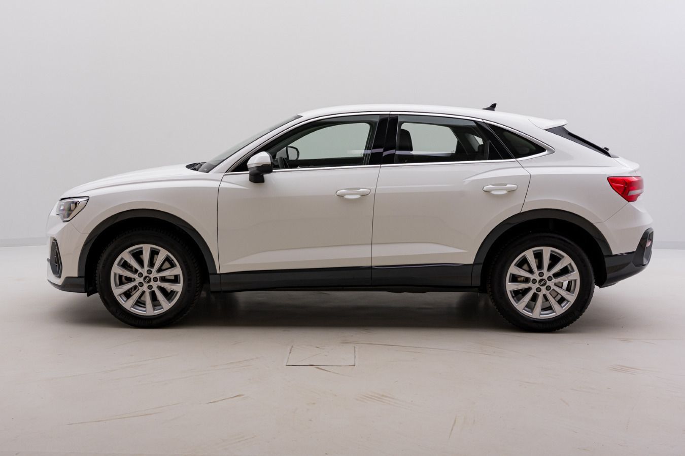 Audi Q3 Sportback 40 TFSI S-TRO - Samsaru's Car Outlet