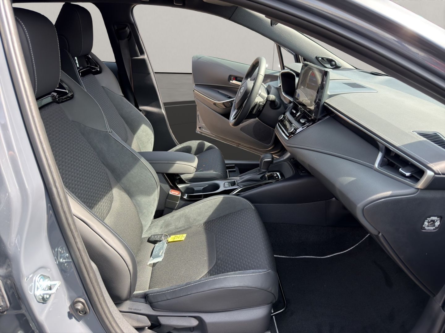 Toyota Corolla Touring Sports Hybrid Lounge 18''ALU+MAT