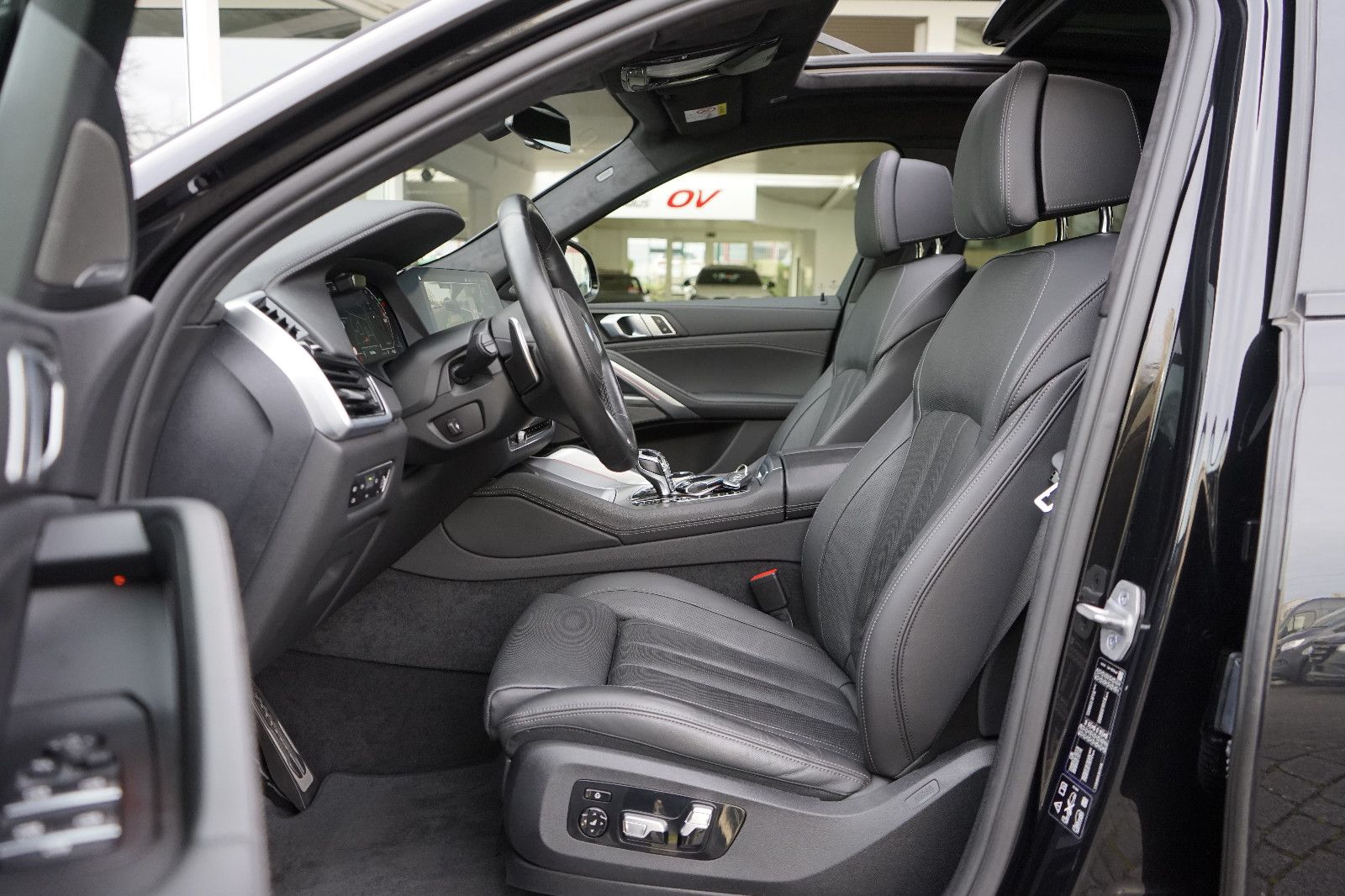 BMW X6 40xd M Sport*3xTV*Carbon*Massage*ACC*PanoSKY*