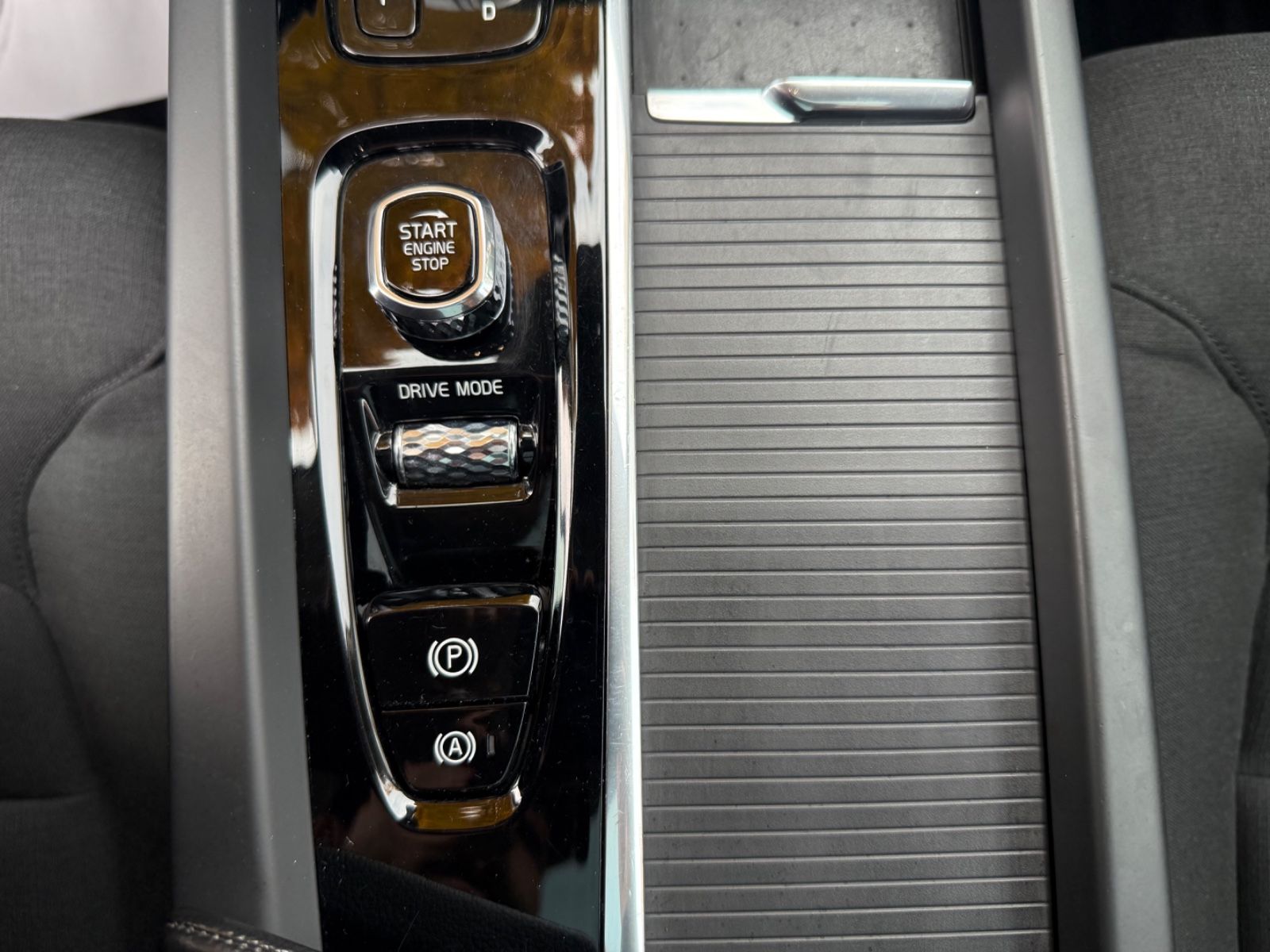 Volvo XC60 Inscr Expr AWD Plug-In~Pano~360Kam~ACC~AHK~