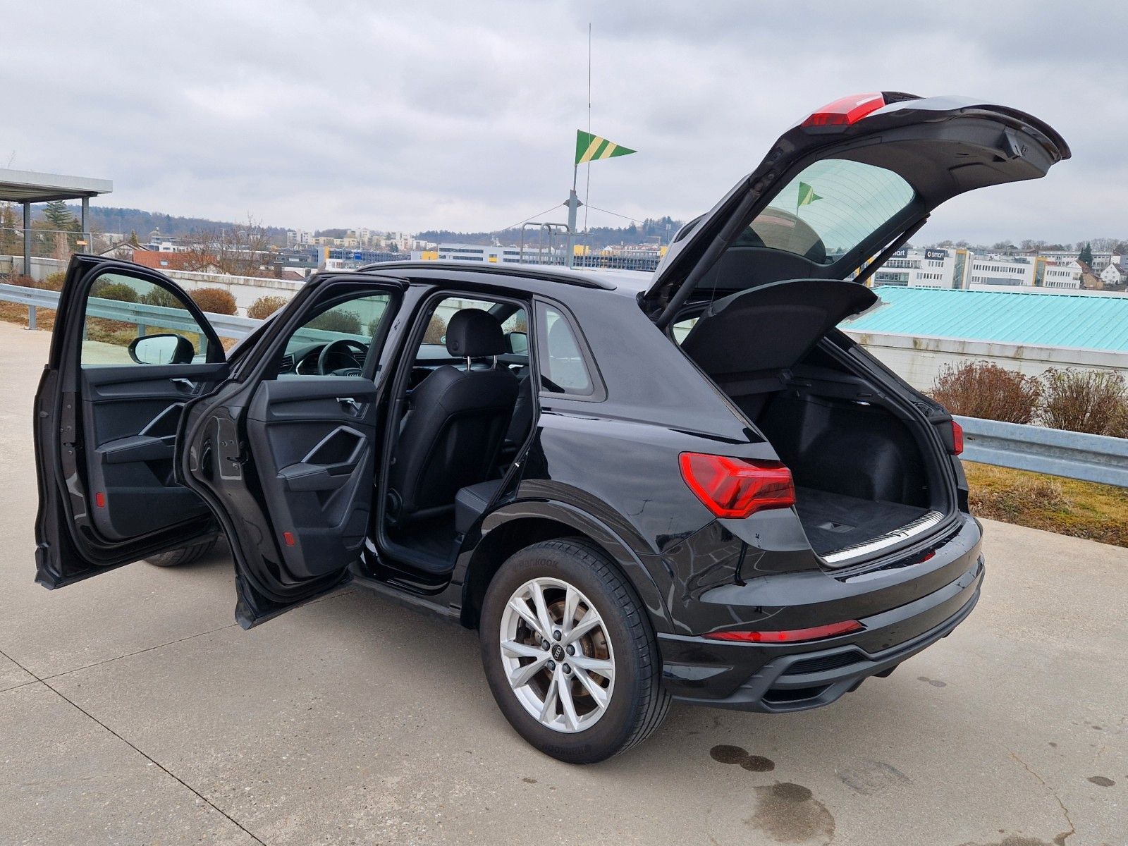 Audi Q3 40 TDI quattro S line - Samsaru's Car Outlet