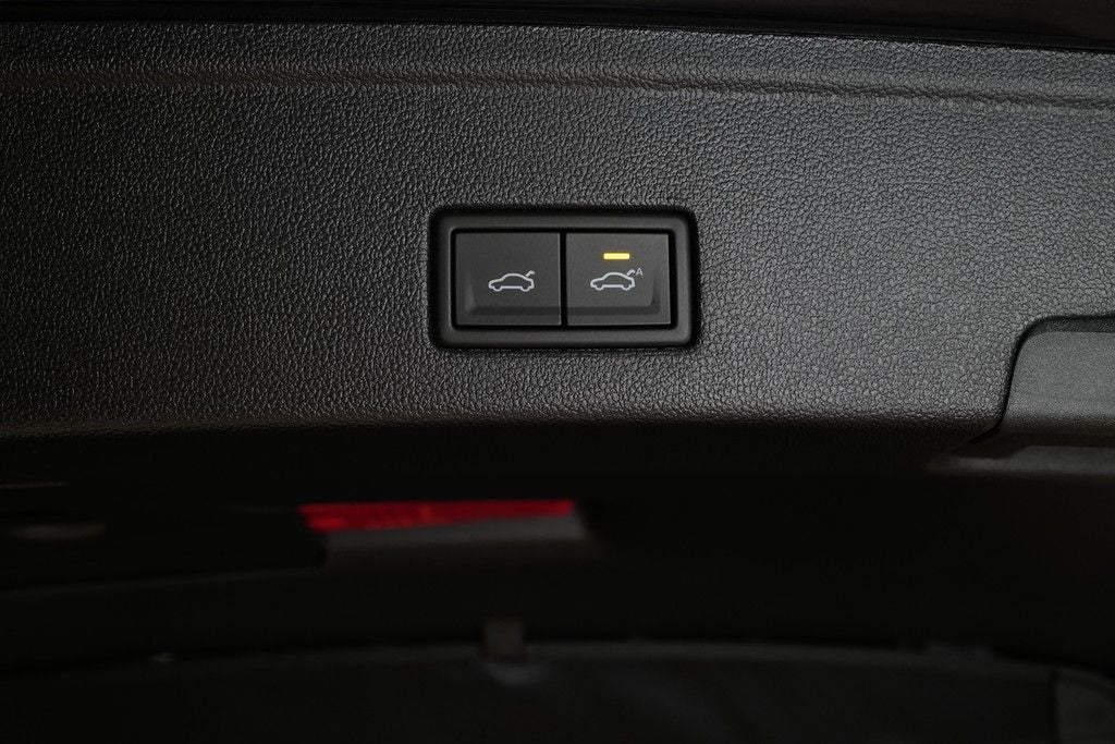 Volkswagen Touareg 3.0TDI R-Line BlackStyle StdHz Wankstabi