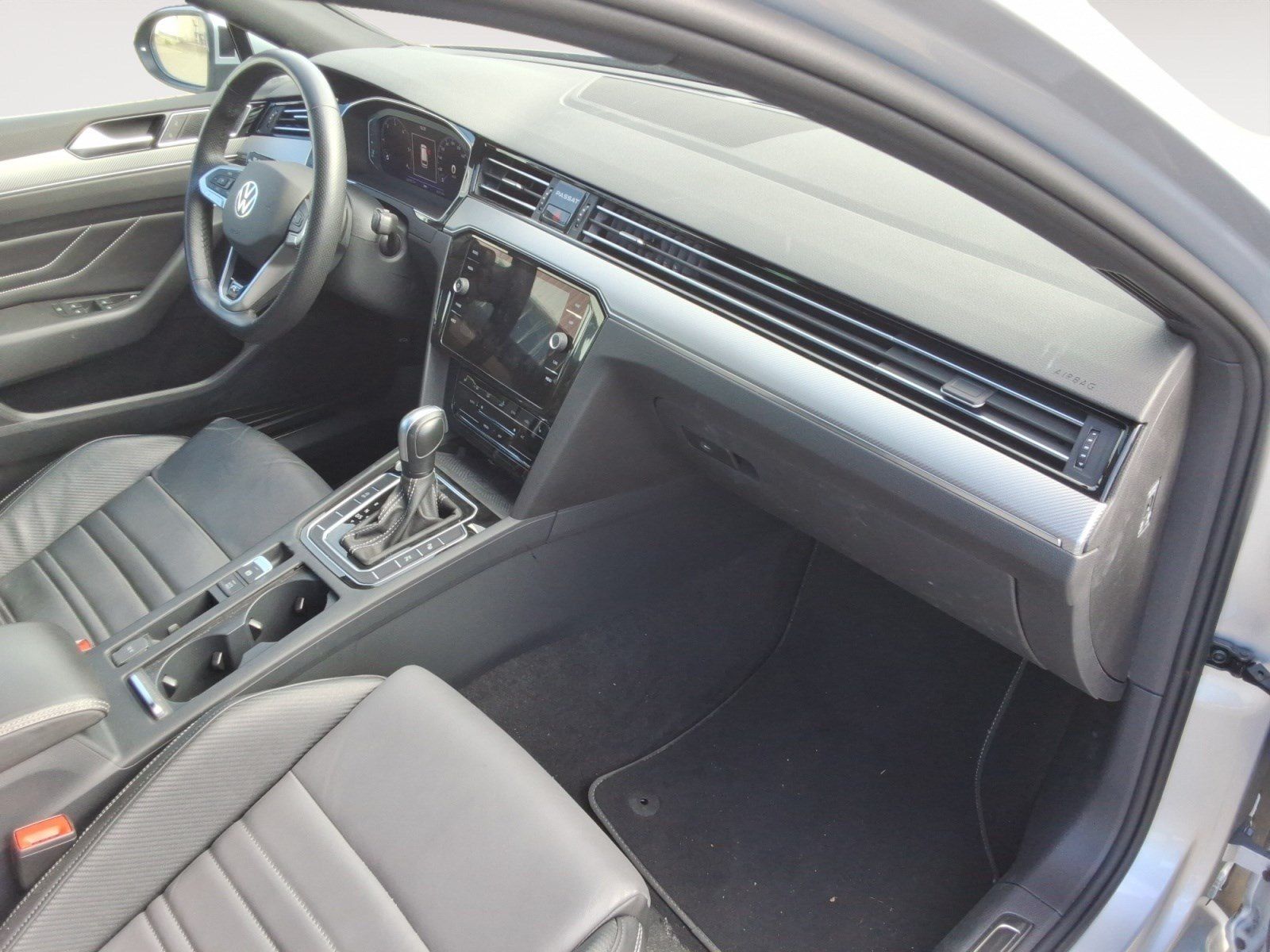 Volkswagen Passat Variant 2.0 TDI R-Line*Sport*AHK*NAVI*Dig