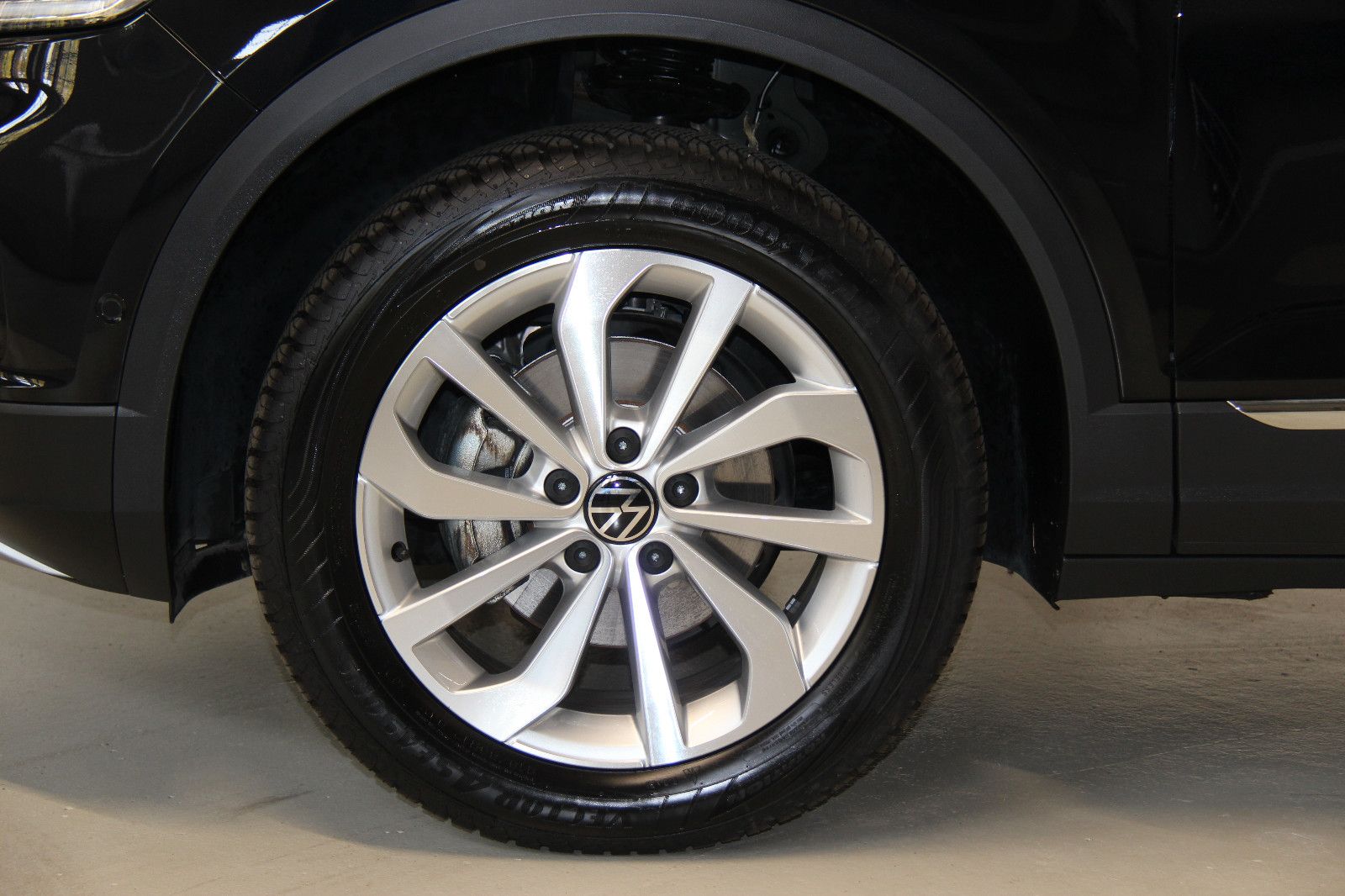 Volkswagen T-Roc Style 1.5 TSI DSG - Samsaru's Car Outlet