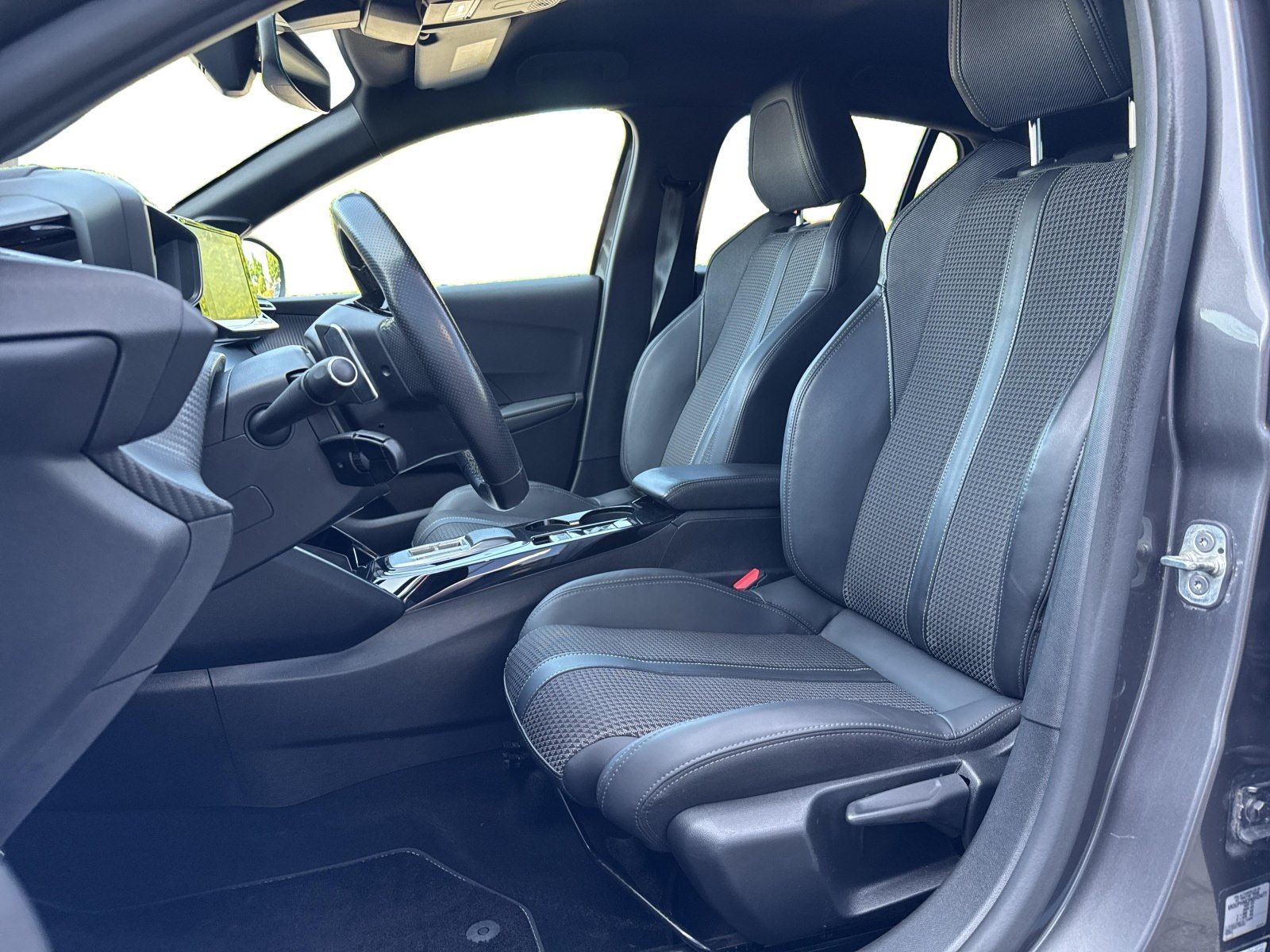 Peugeot 208 GT Line - Samsaru's Car Outlet