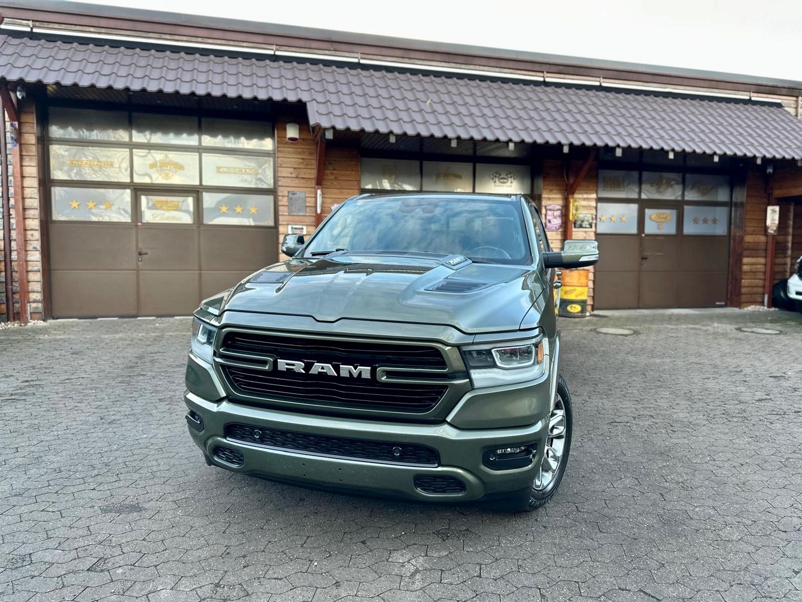 Dodge LARAMIE*5.7*LPG*AHK*NAVI*PDC*RAMBOX*GARANTIE*