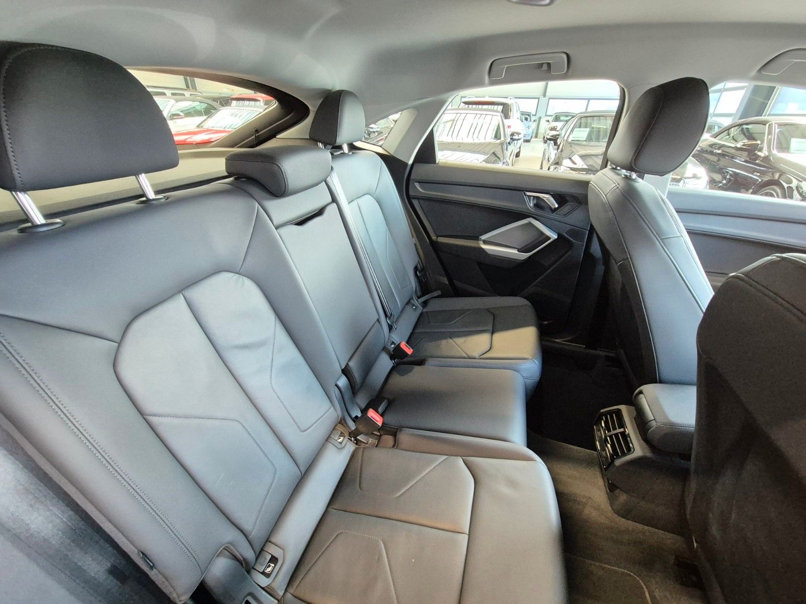 Audi Q3 SPORTBACK 45 TFSI quattro - Samsaru's Car Outlet