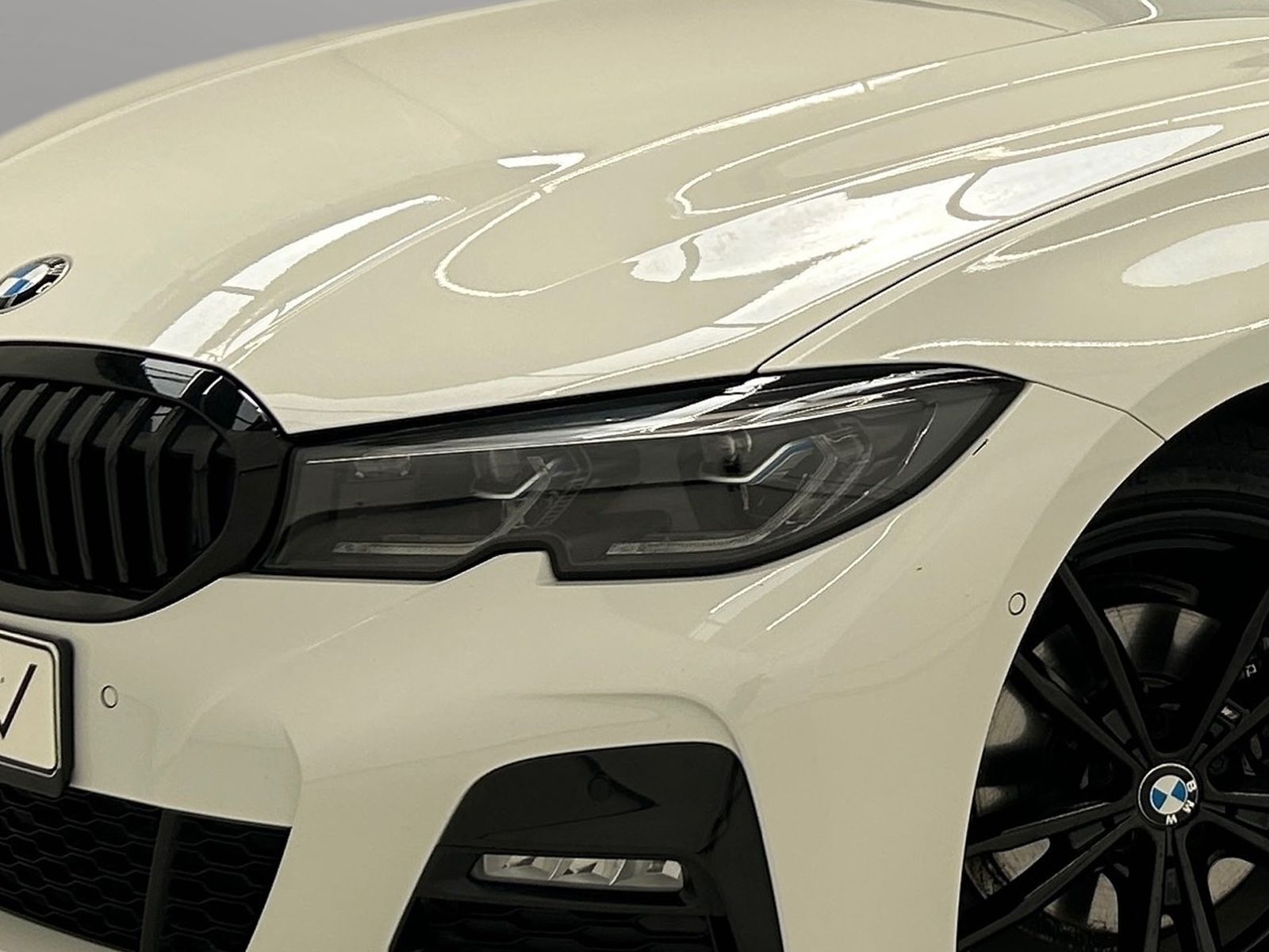 BMW 320i M Sport - Samsaru's Car Outlet