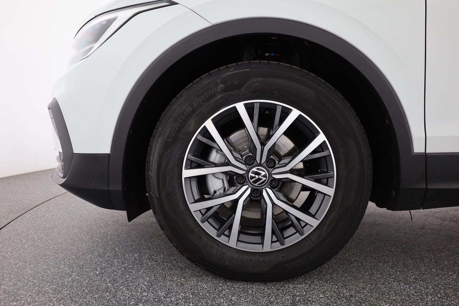 Volkswagen Tiguan 1.5 TSI Life - Samsaru's Car Outlet
