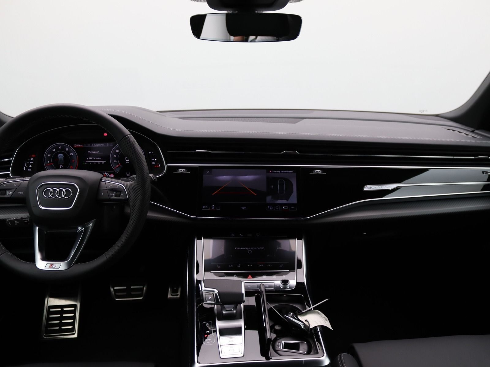 Audi Q8 S-Line 55 TFSI quattro / Pano, Laser, Standh
