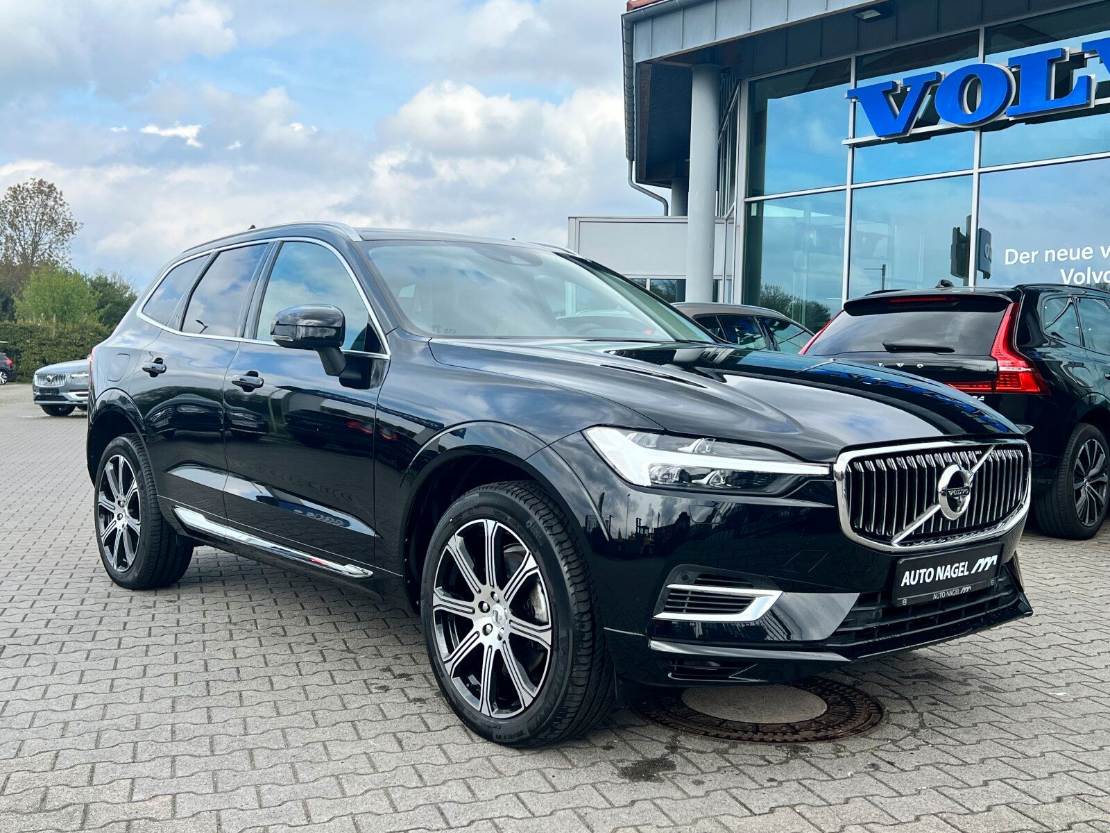 Volvo XC60 T8 AWD Inscription AHK|HEAD-UP|B&W|PANO|