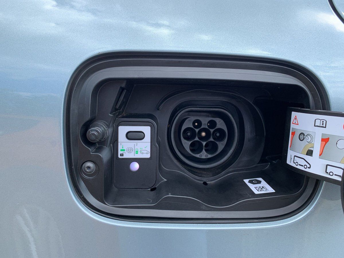 Renault Megane Grandtour ZEN E-TECH Plug-in - Samsaru's Car Outlet