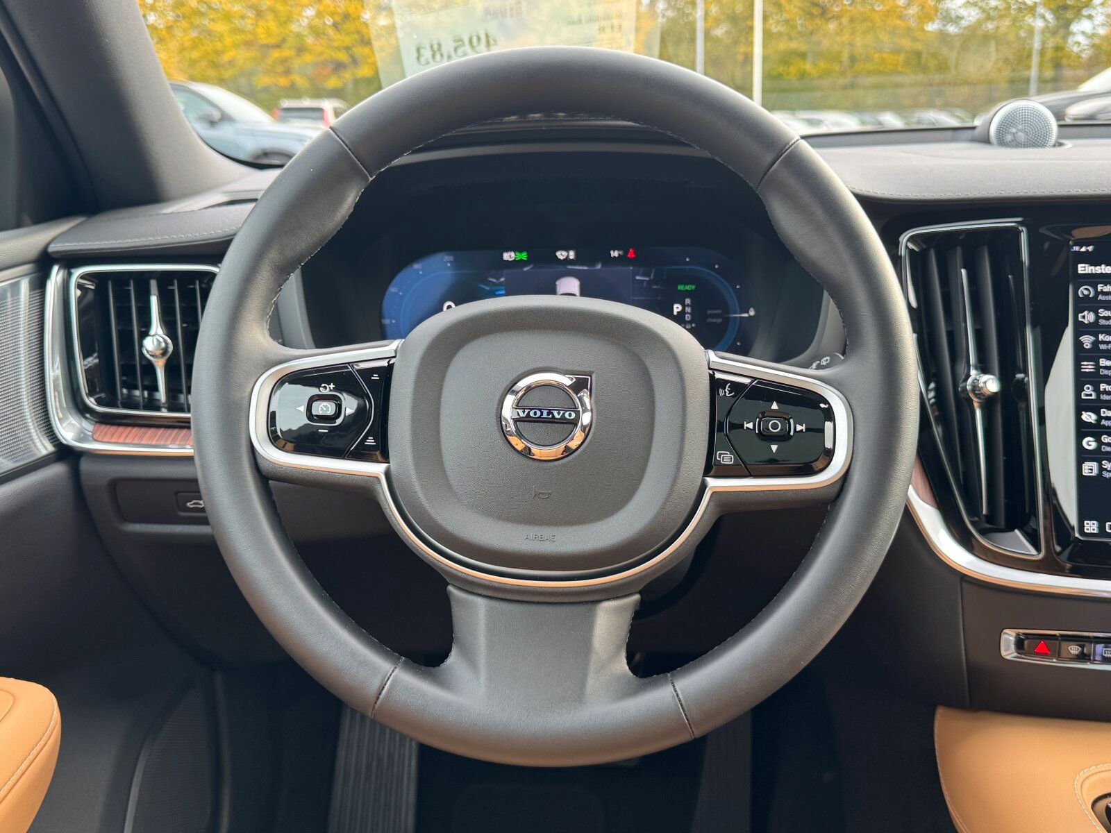 Volvo V60 T6 Ultra Dark B&W|MASSAGE|LEDER BRAUN|AHK|