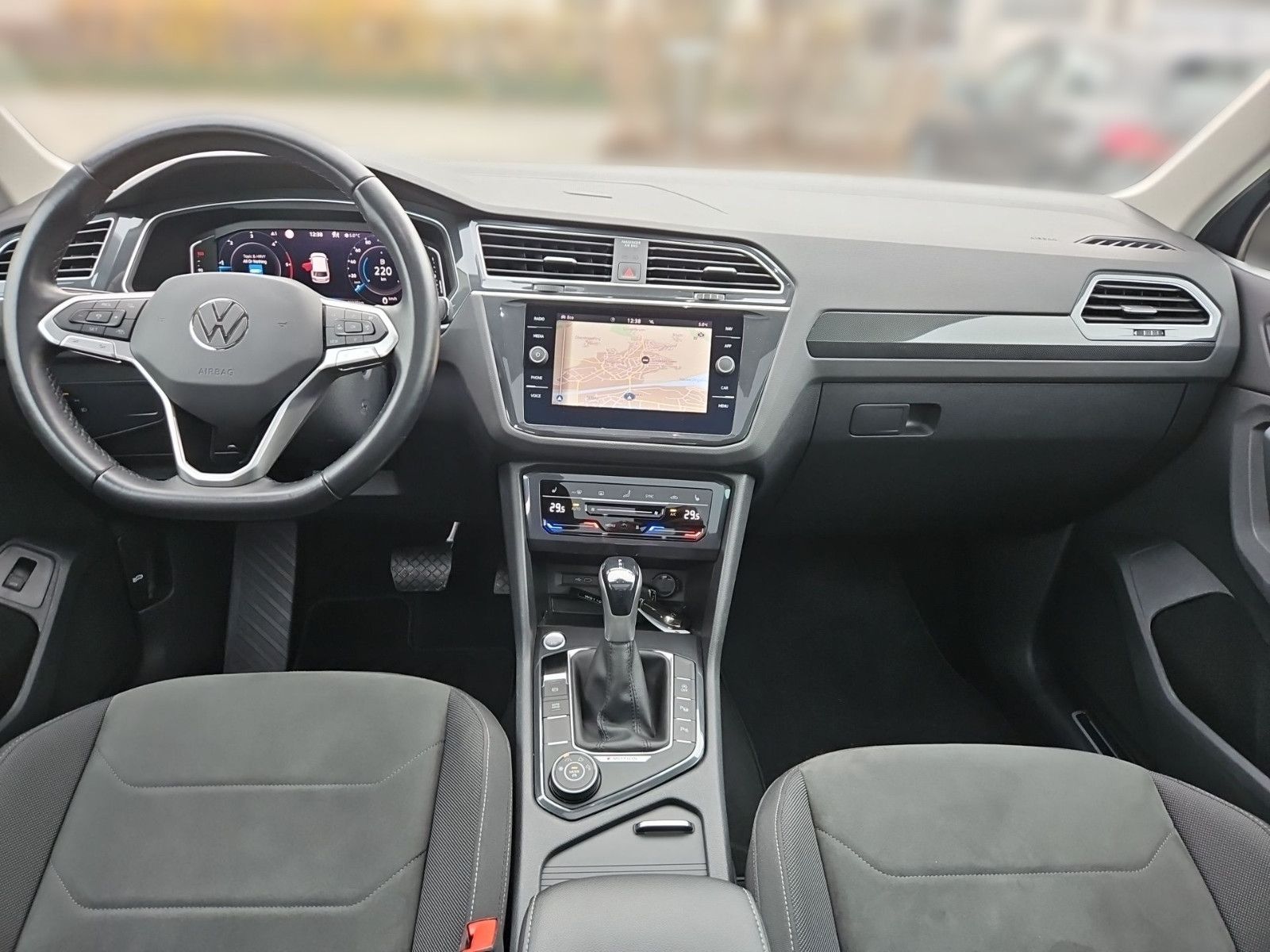 Volkswagen Tiguan 2.0 TDI Elegance 4Motion/NAVI/AHK/Matrix