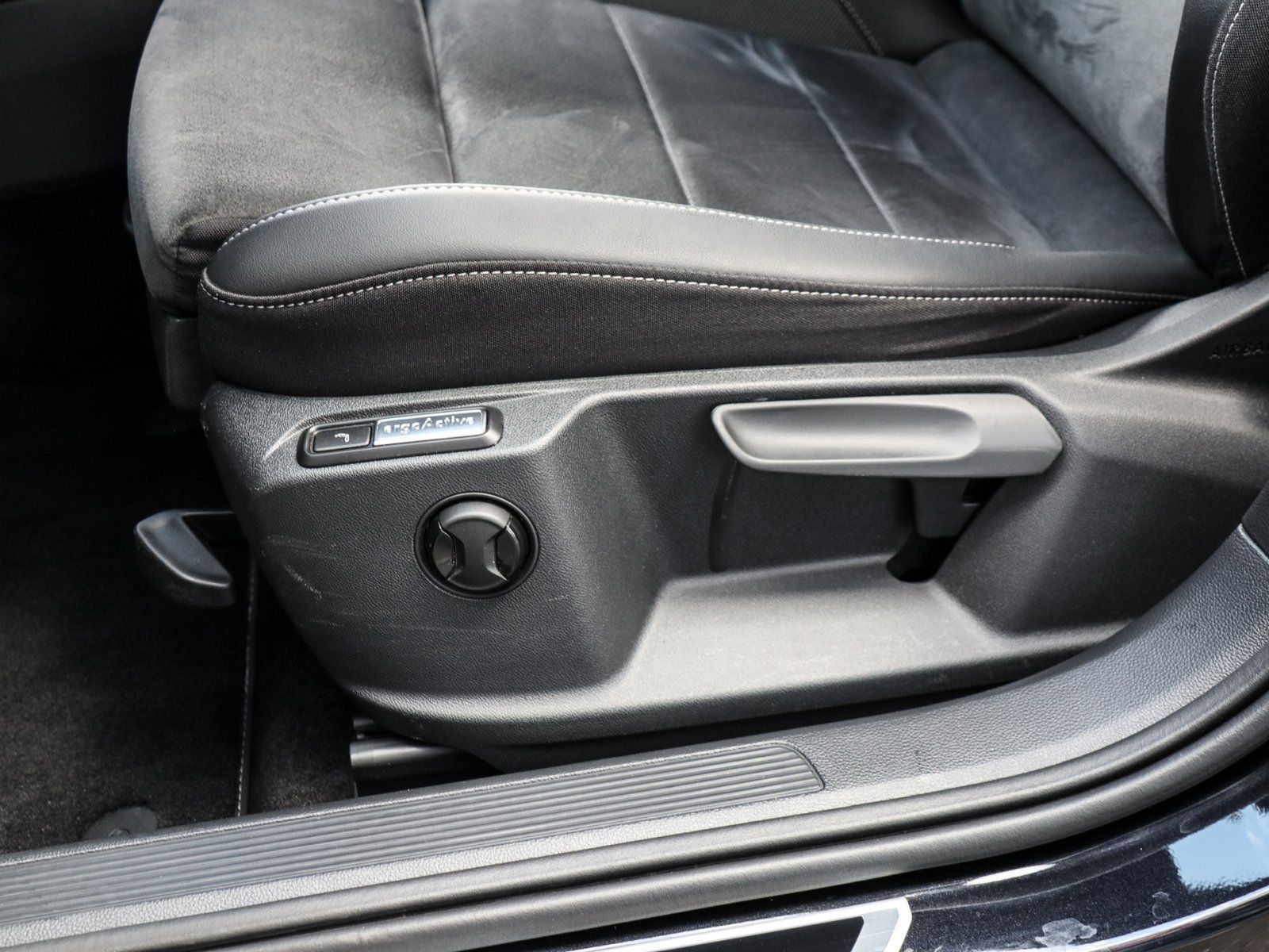 Volkswagen T-Roc R-Line 1.5 TSI - Samsaru's Car Outlet