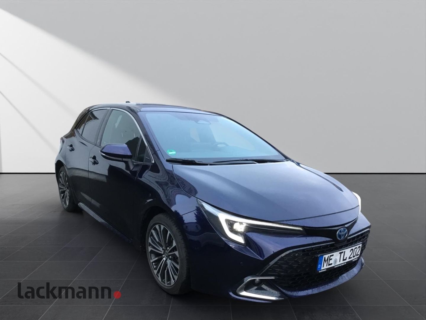 Toyota Corolla 1.8 Hybrid - Samsaru's Car Outlet