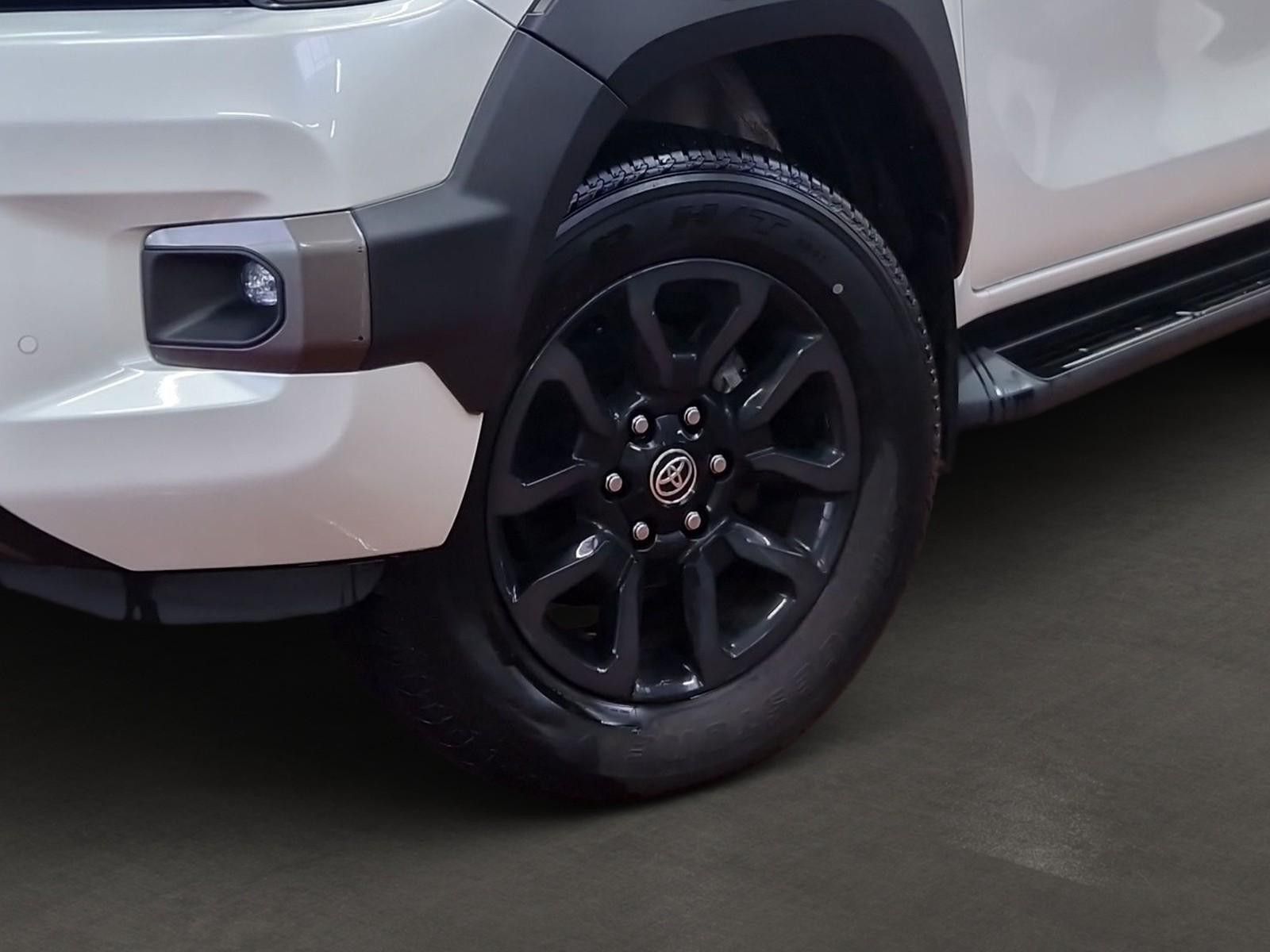 Toyota Hilux Double Cab Invincible 4x4 Hardtop+AHK+WKR