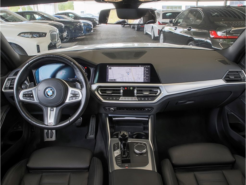 BMW 330 M Sport EU6d e xDrive Touring - Samsaru's Car Outlet