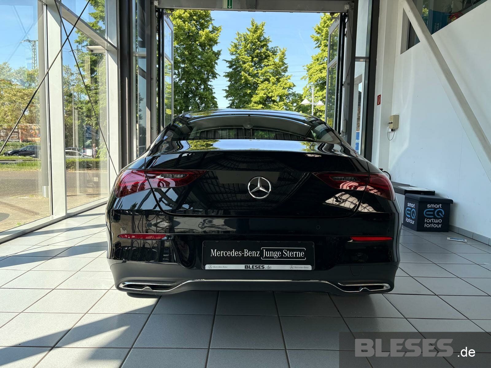 Mercedes-Benz CLA 180 Coupé - Samsaru's Car Outlet